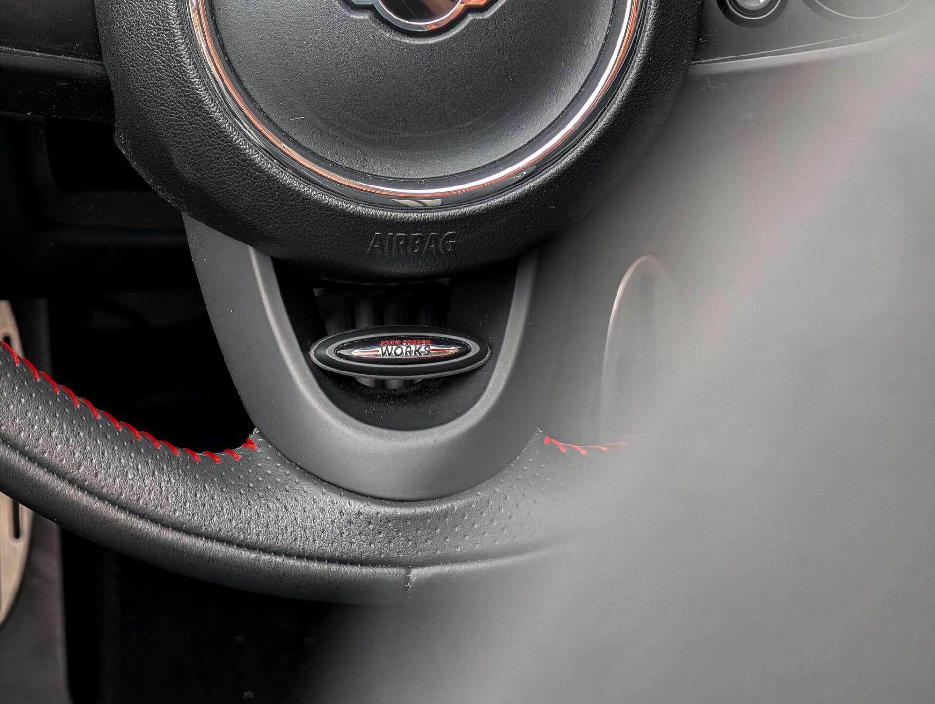 Mini Convertible view 41