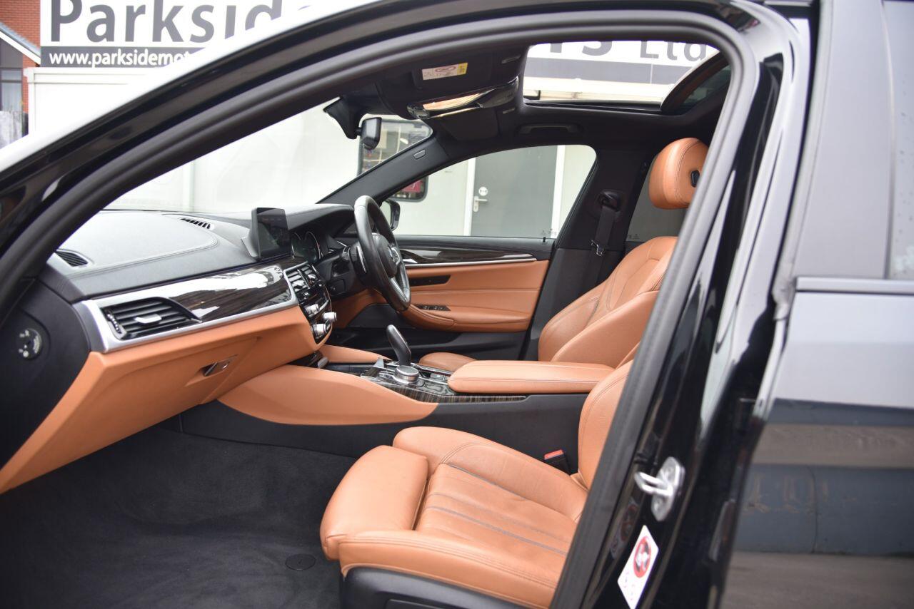 BMW 5 Series view 25