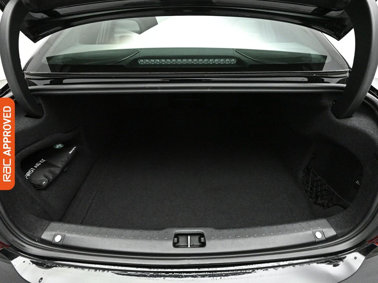 Volvo S90 view 28