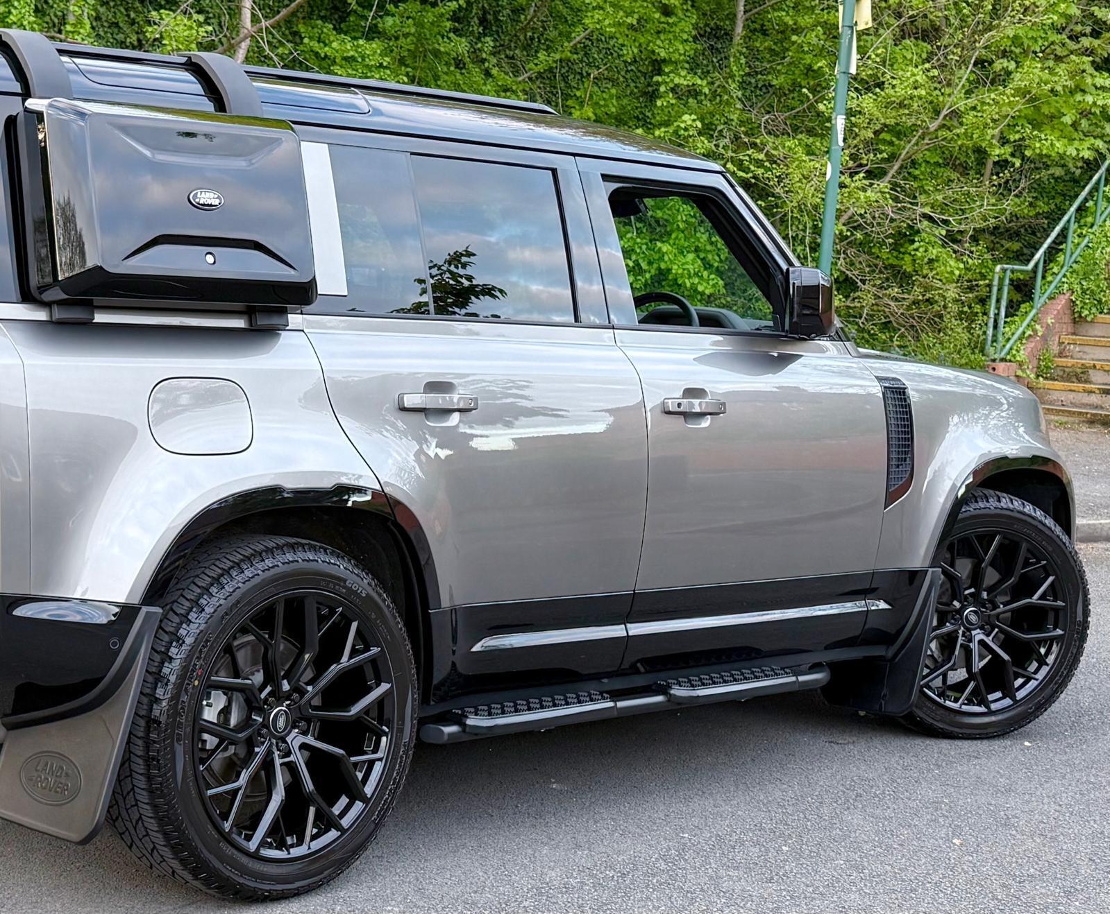 Land Rover Defender view 40