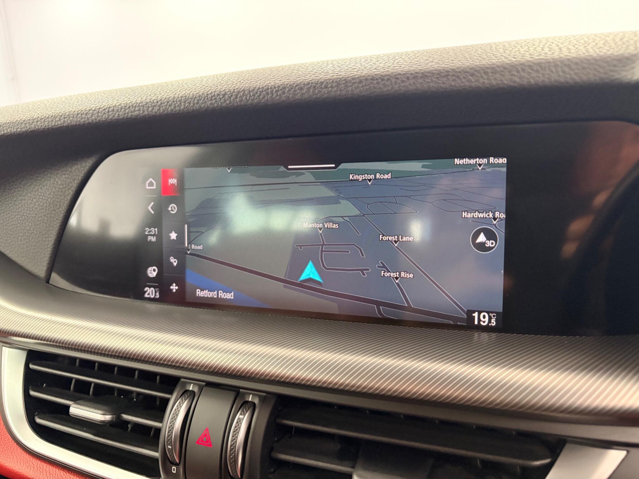Alfa Romeo Stelvio view 26