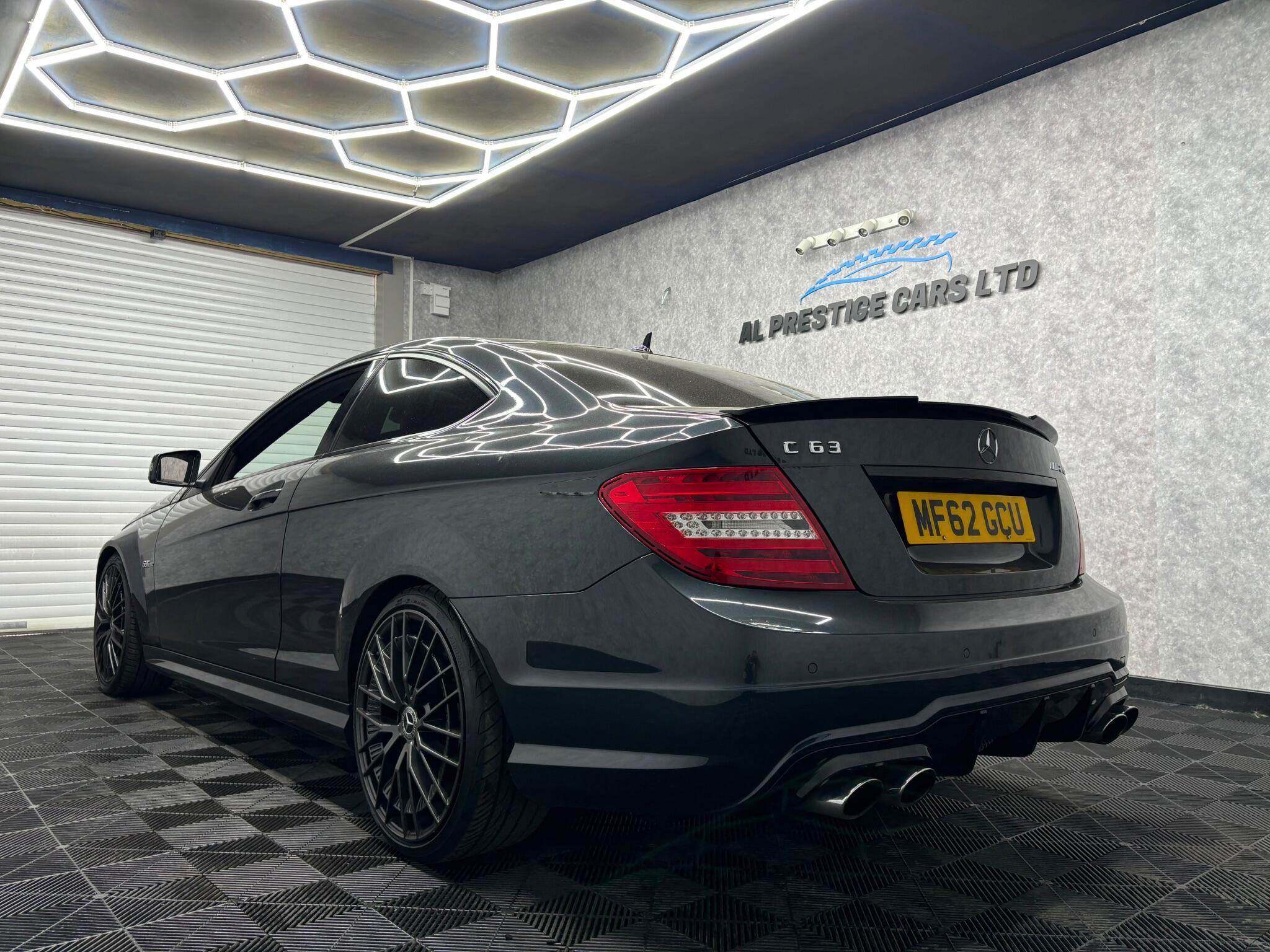 Mercedes-Benz C Class view 4