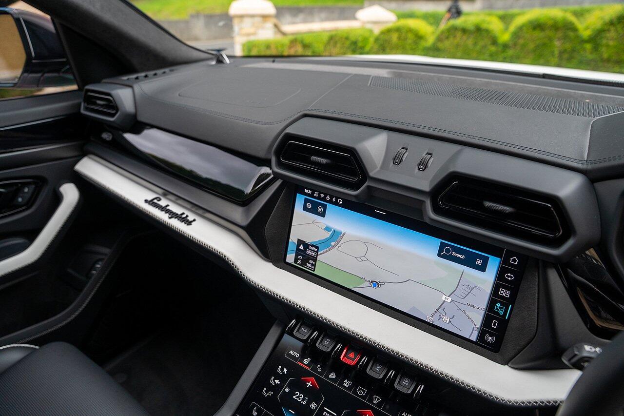 Lamborghini Urus view 53