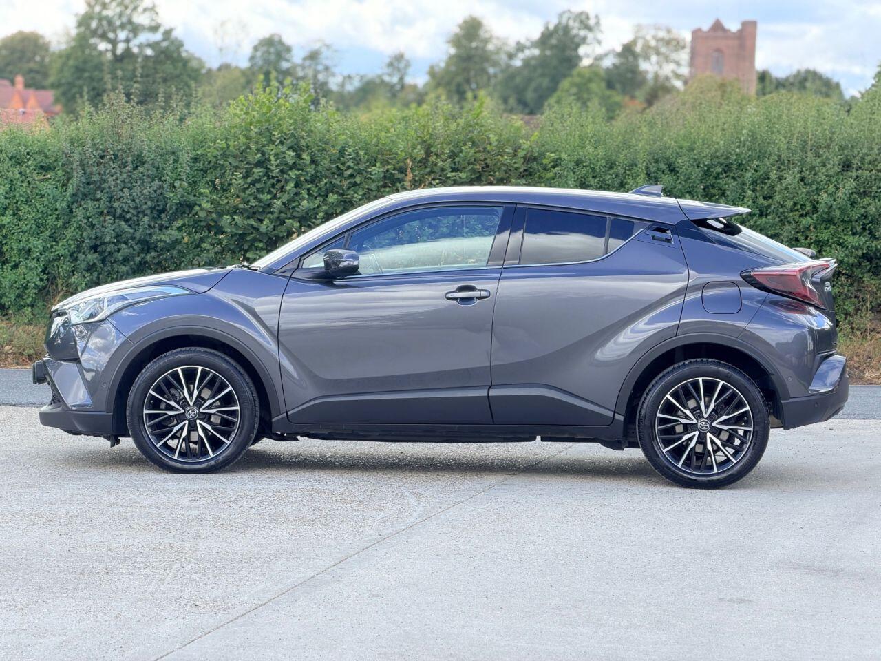 Toyota C-HR view 8