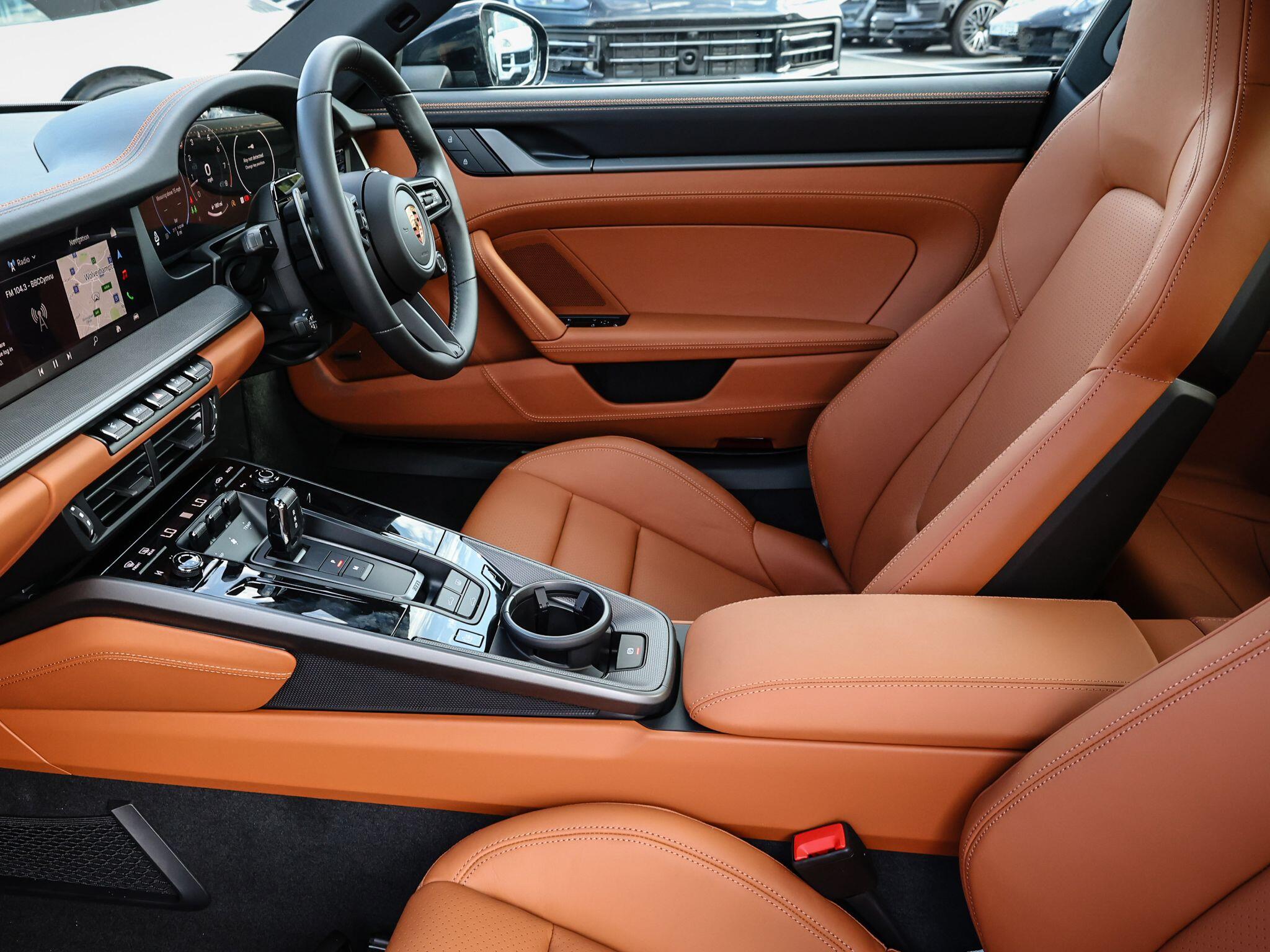 Porsche 911 view 21