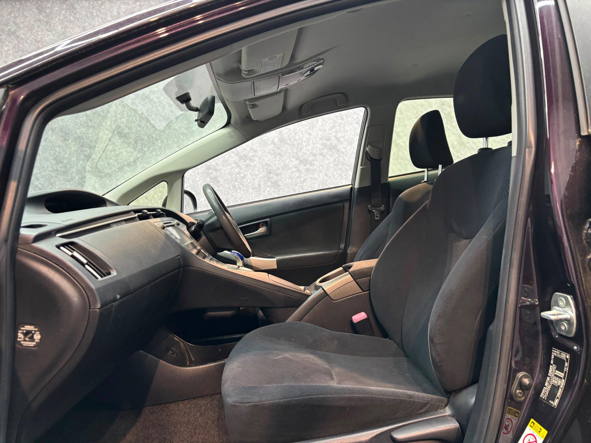 Toyota Prius view 4