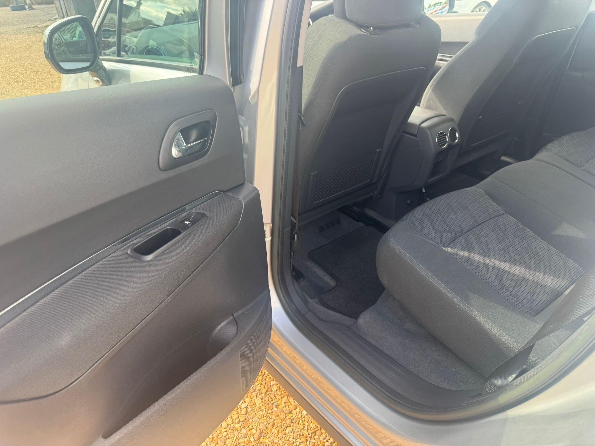 Peugeot 3008 view 16