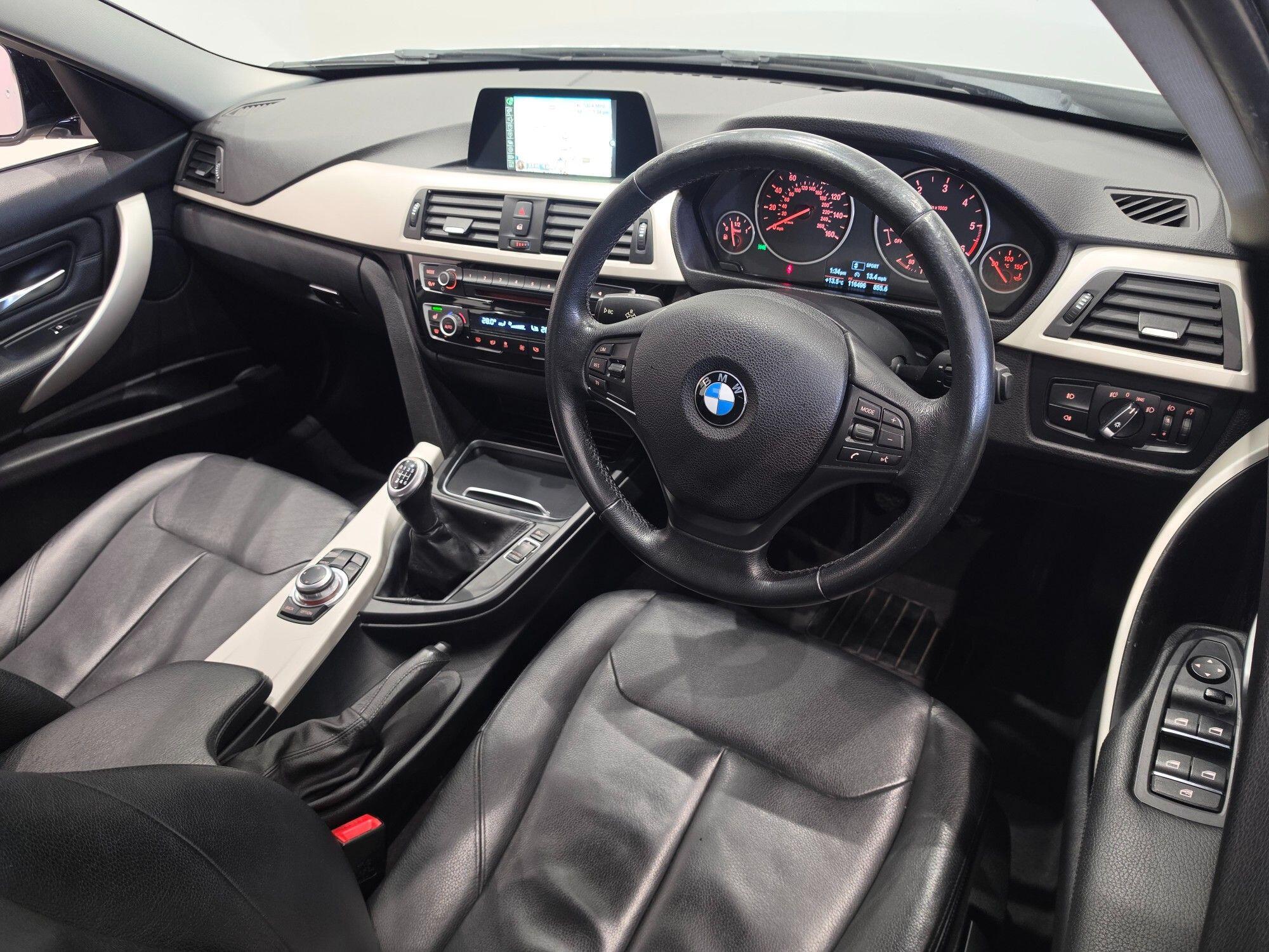 BMW 3 Series view 18