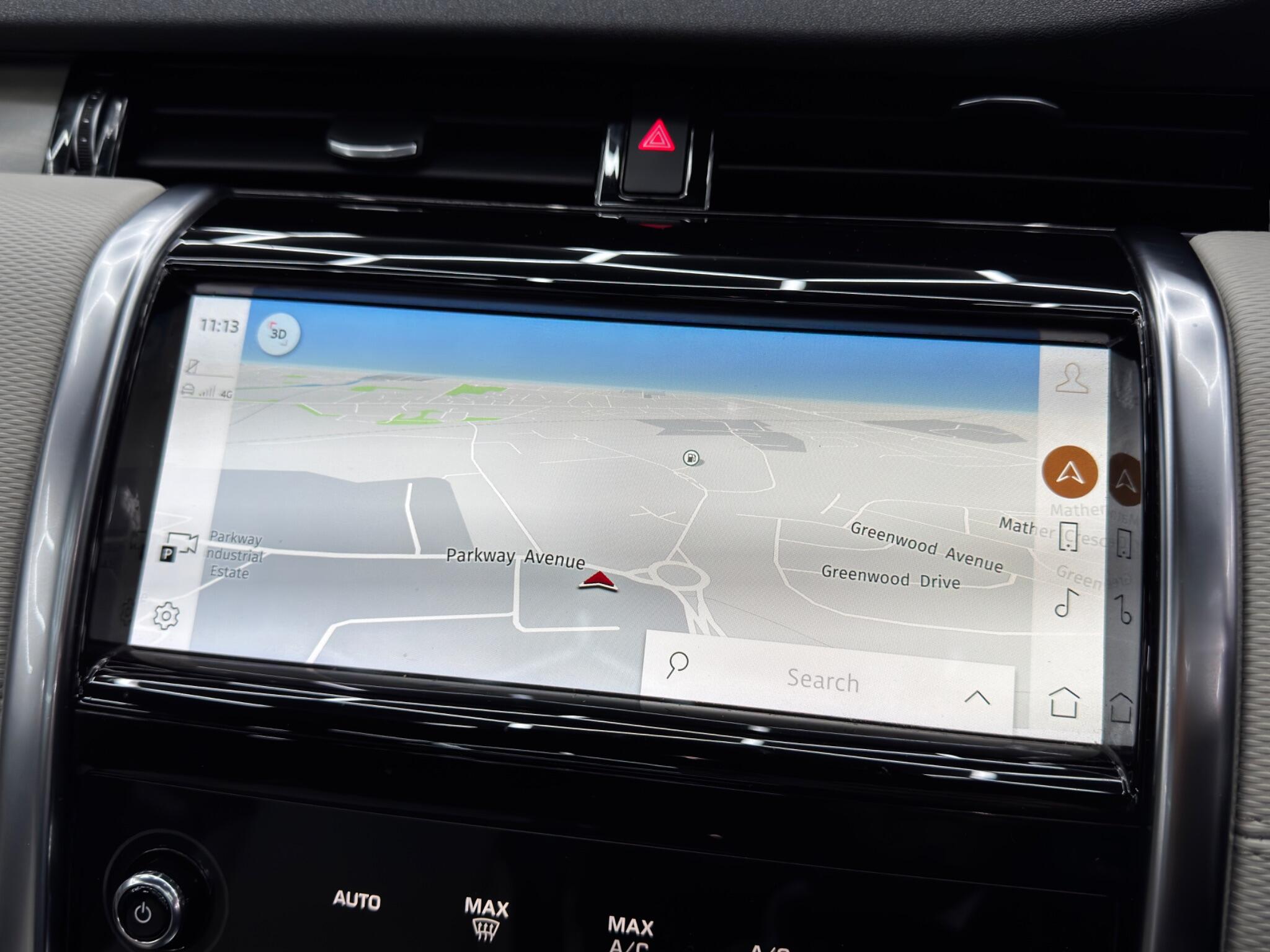 Land Rover Discovery Sport view 28