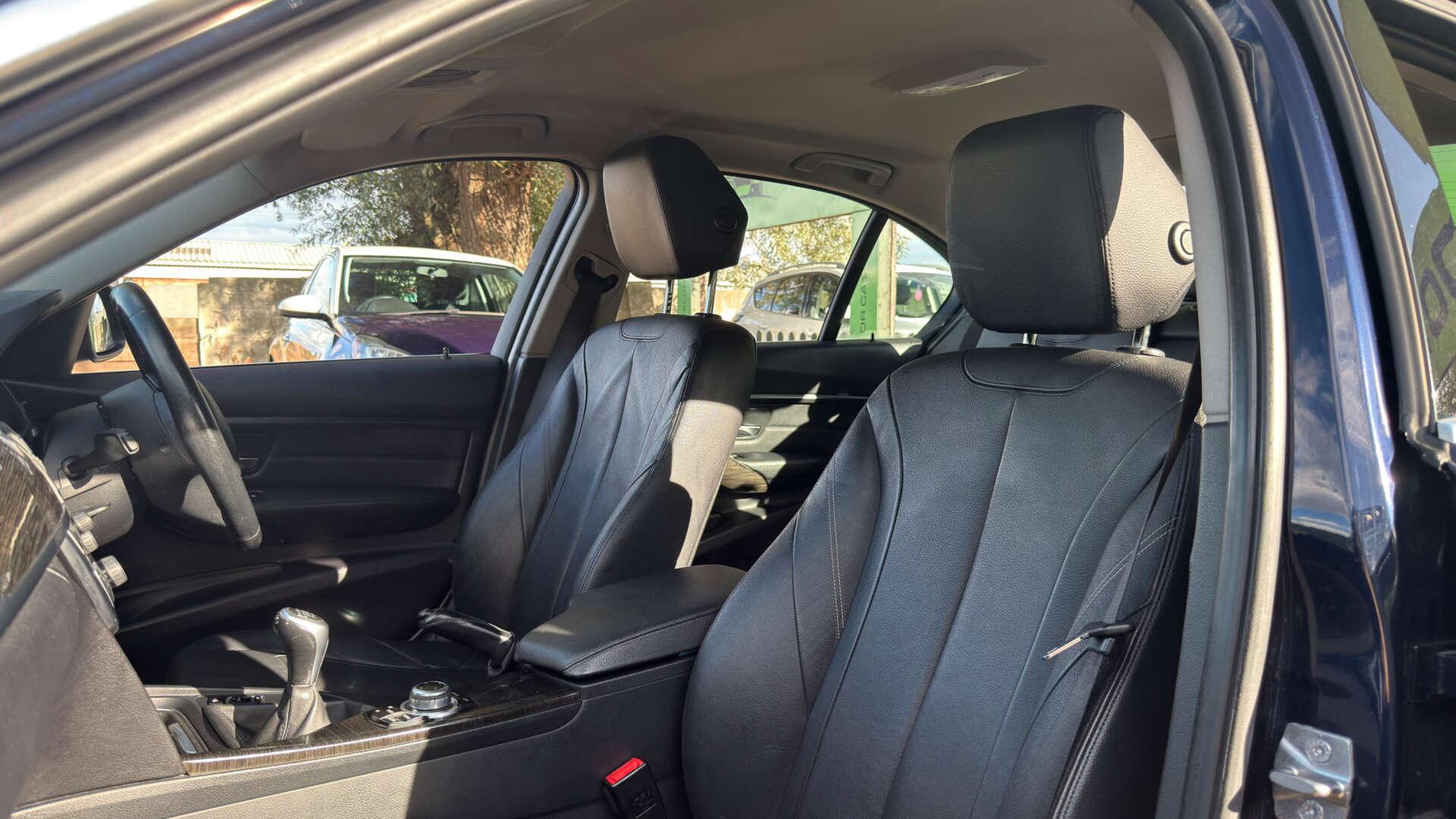 BMW 3 Series view 13