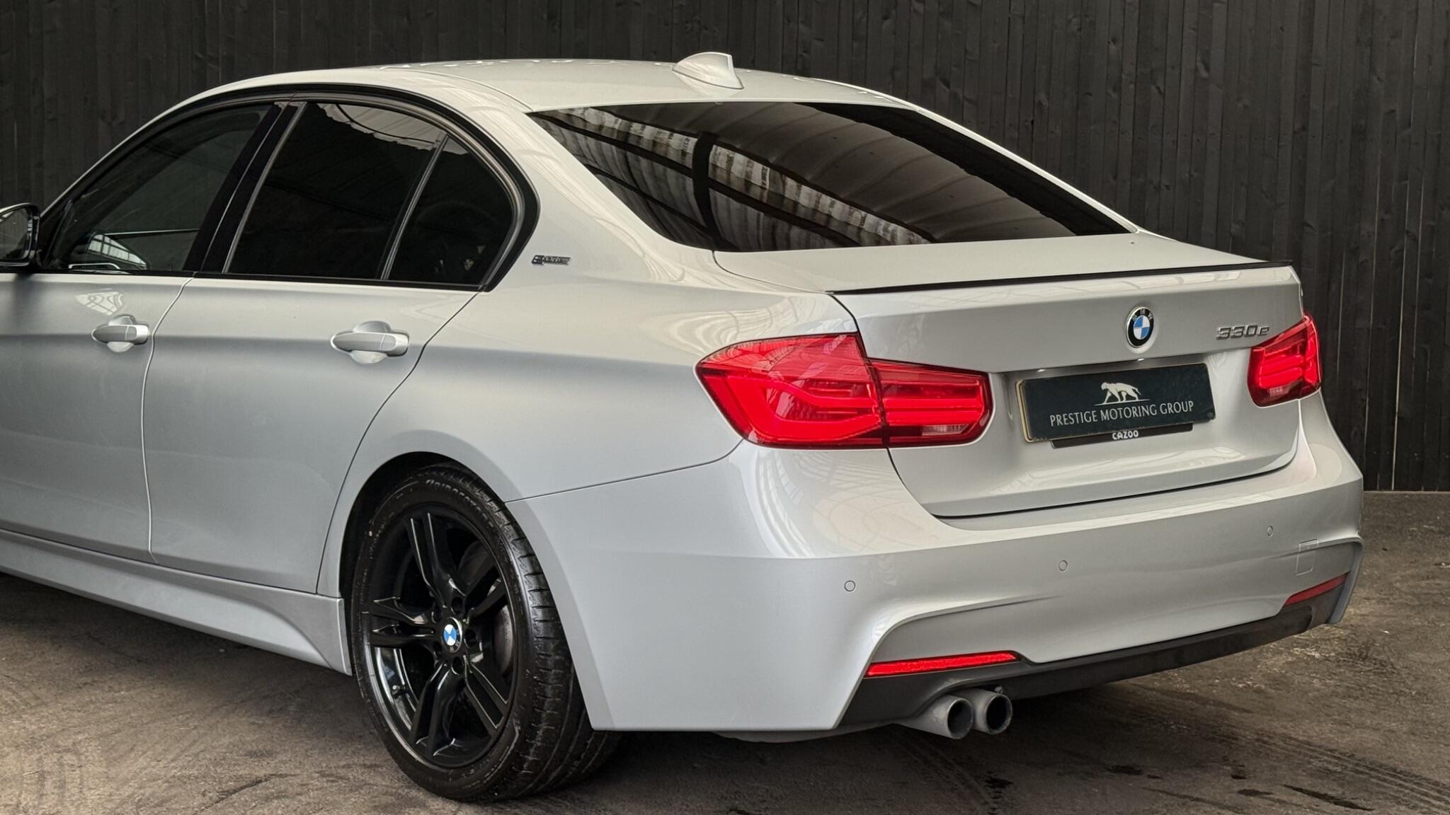 BMW 3 Series view 13