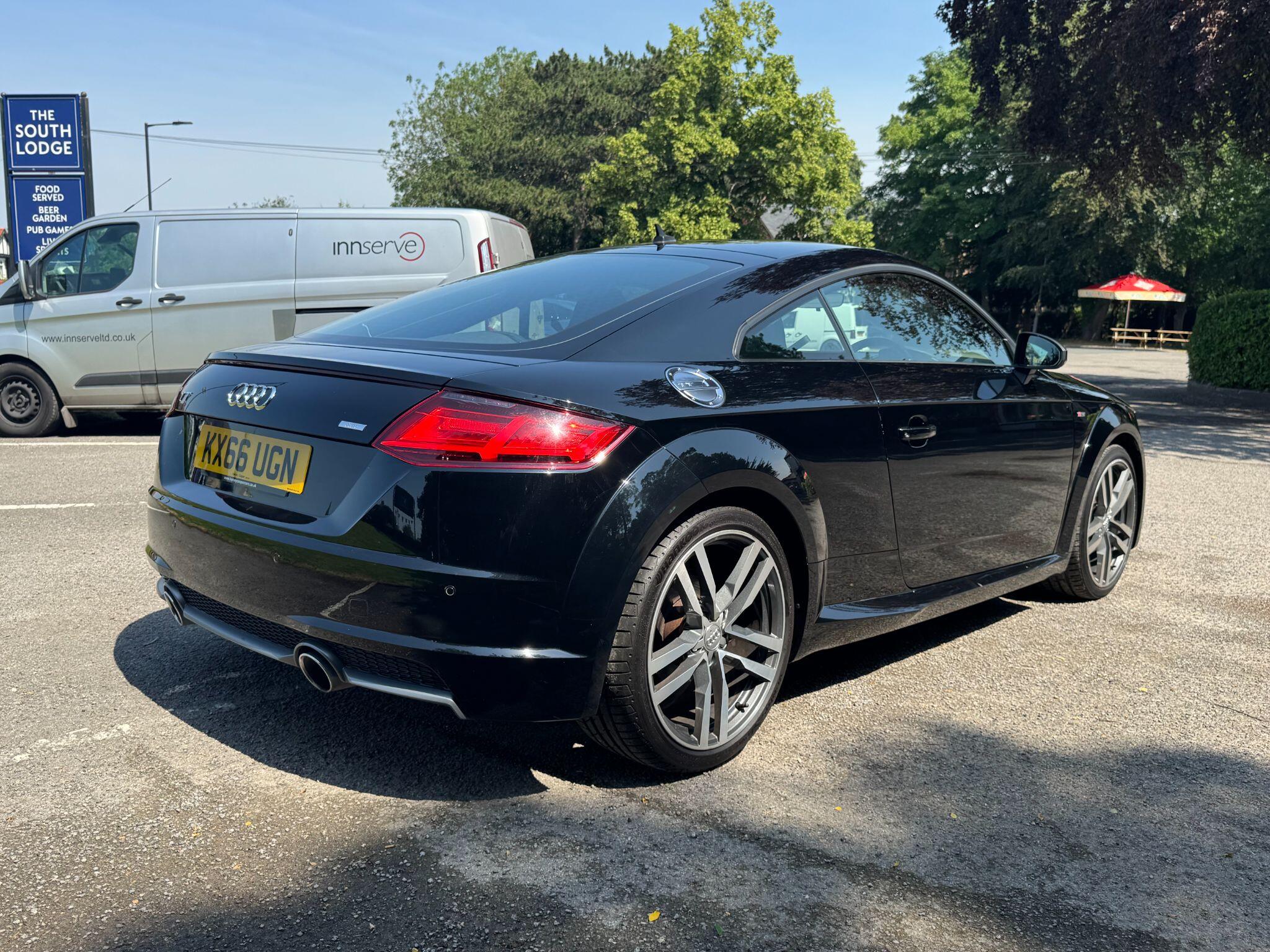 Audi TT view 6