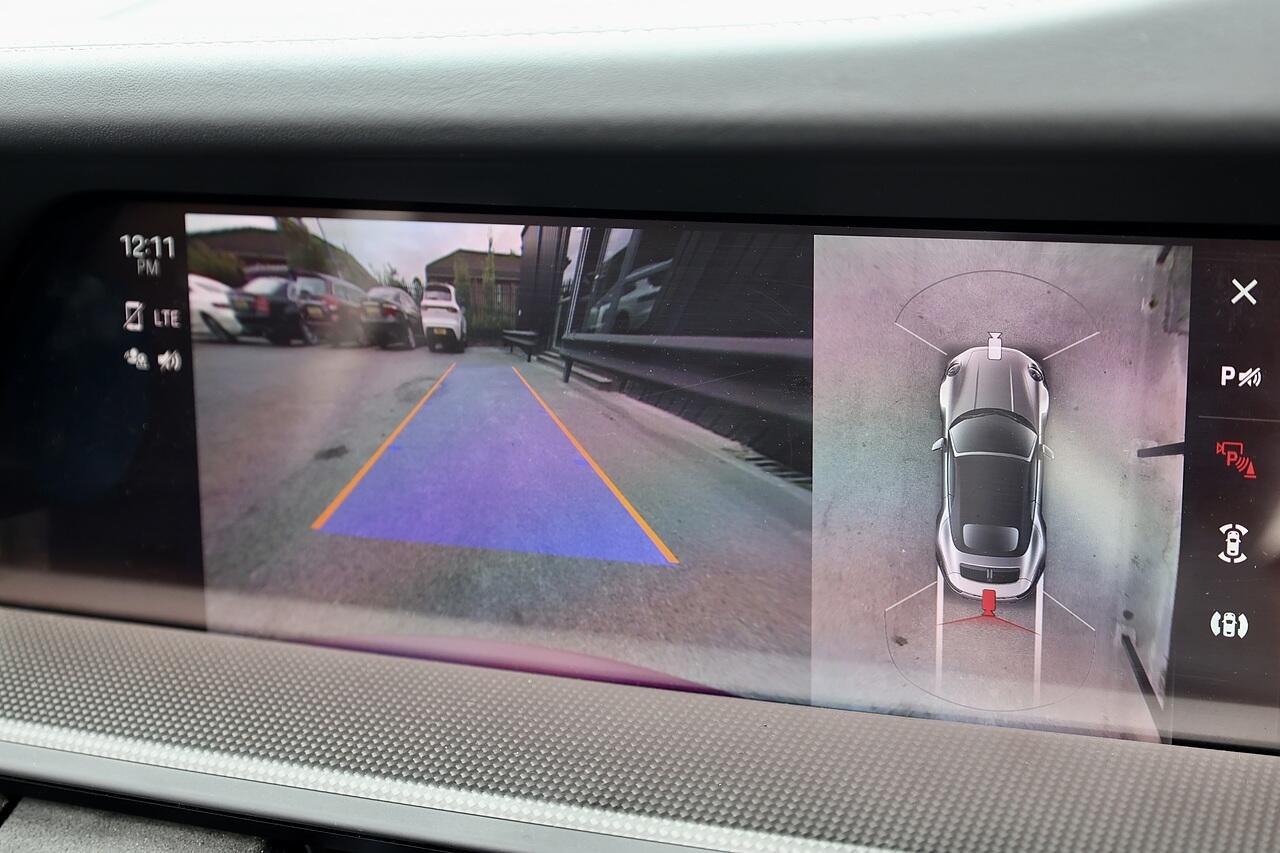 Porsche 911 view 31