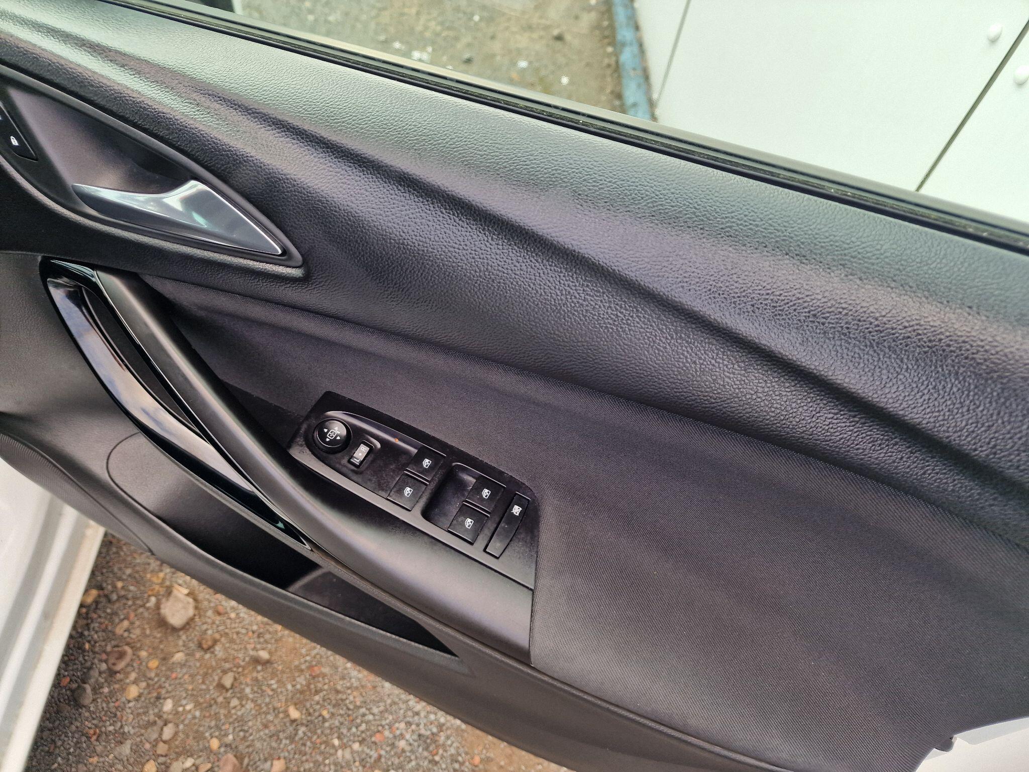 Vauxhall Astra view 42