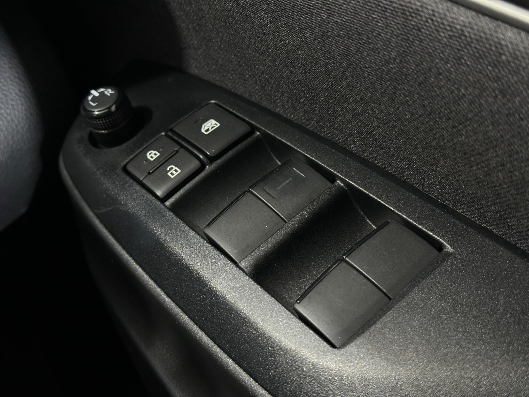 Toyota Yaris Cross view 18