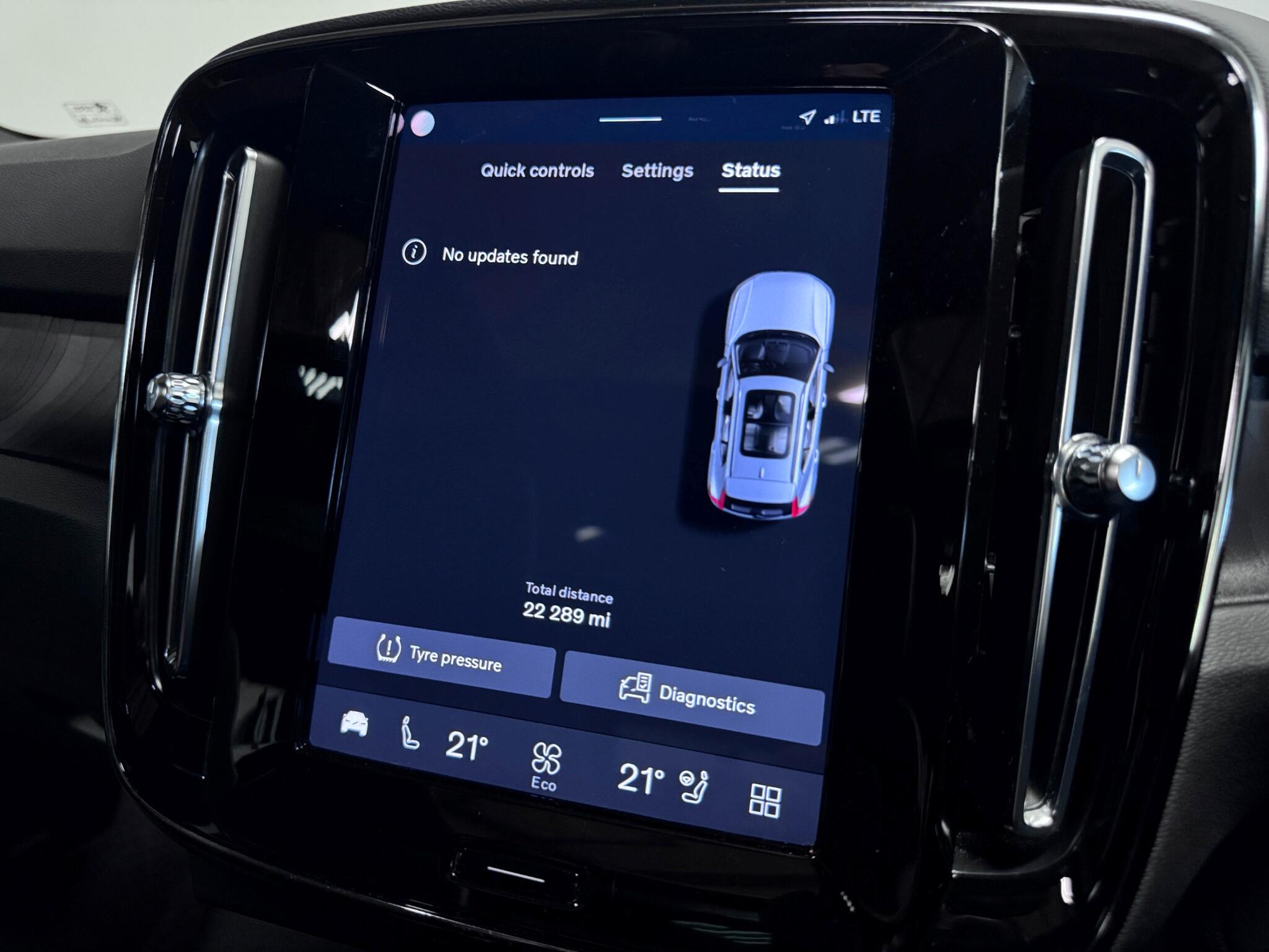 Volvo XC40 view 40
