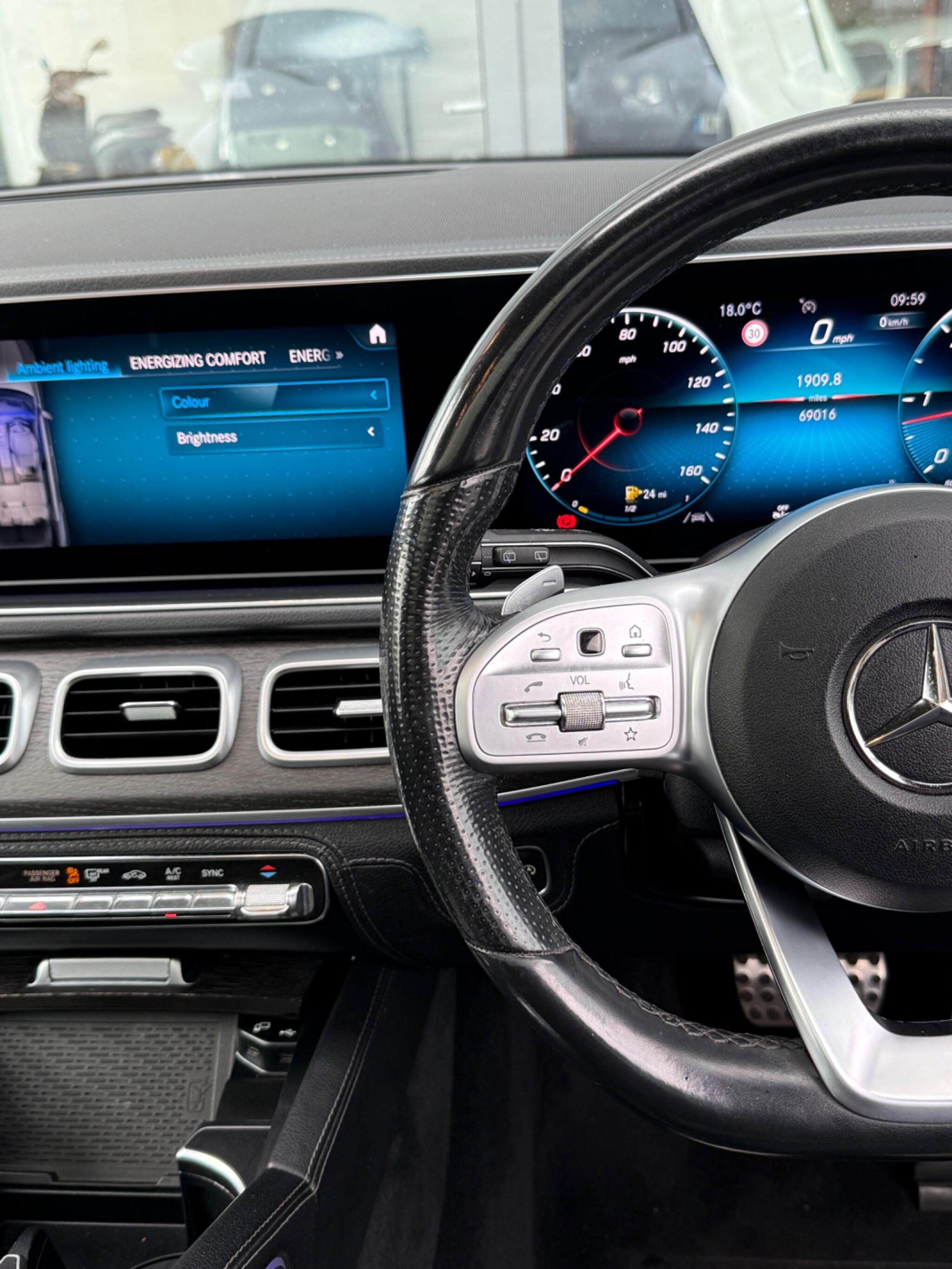 Mercedes-Benz Gle view 22
