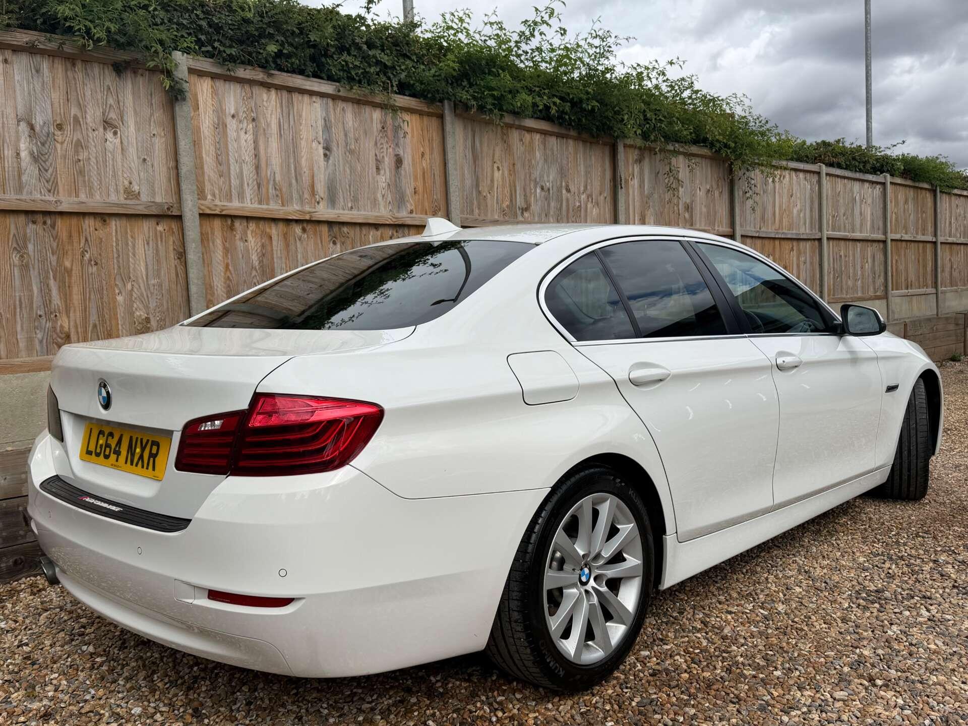 BMW 5 Series view 14
