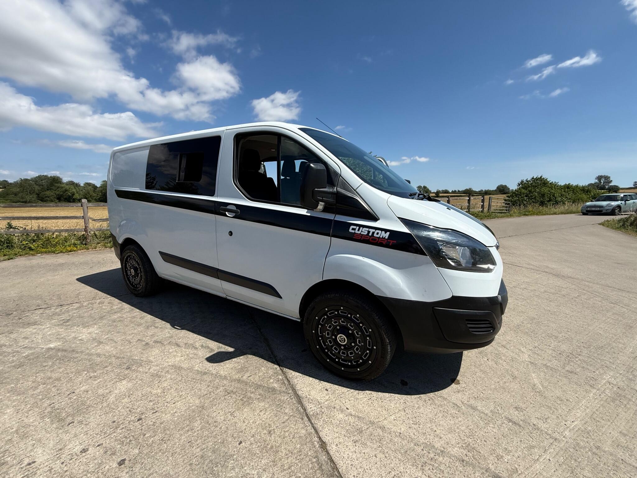 Ford Transit Custom 2.0 TDCi 290 L1 H1 5dr — photo 10 of 84