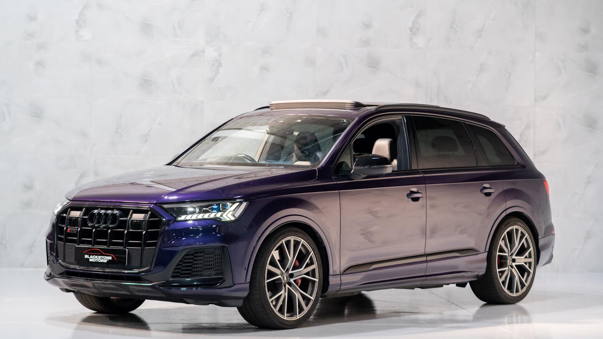 Audi SQ7 view 5