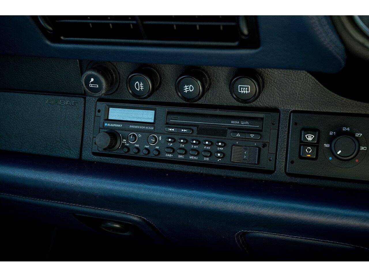 Porsche 911 view 35