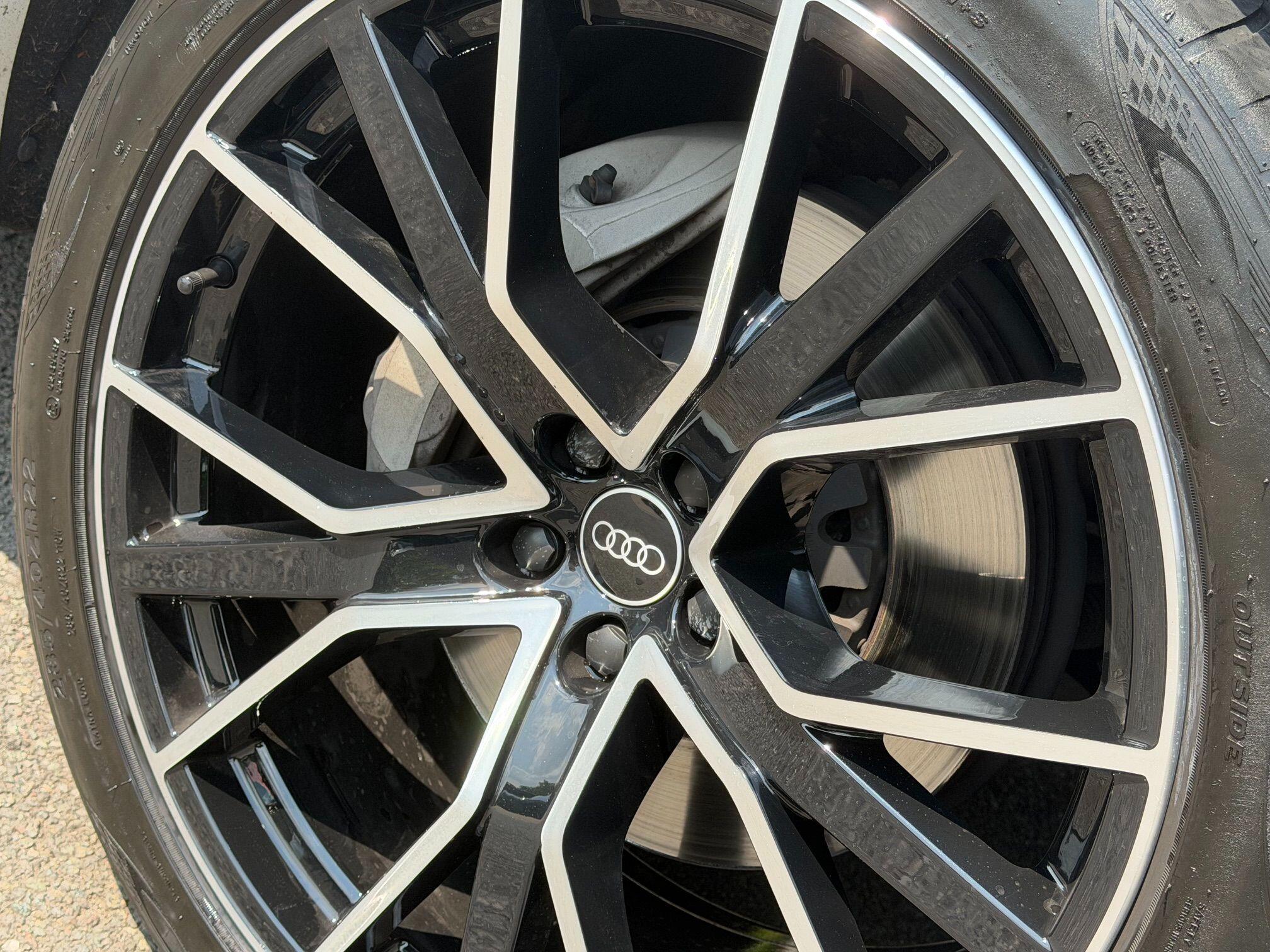 Audi Audi Q8 view 20