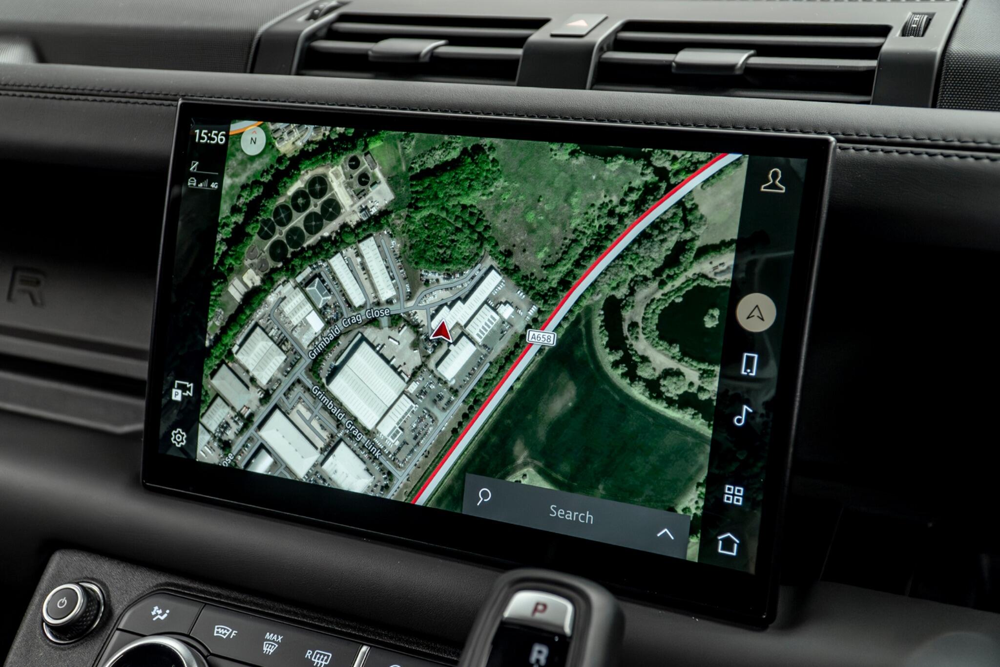 Land Rover Defender view 24