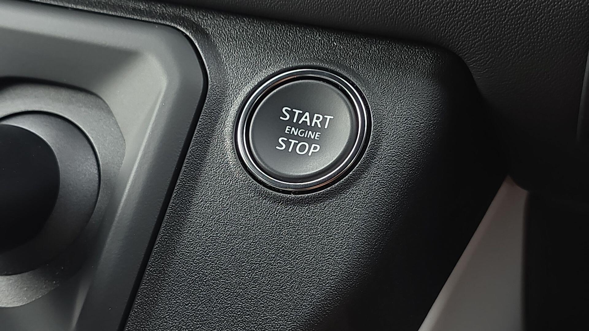 Land Rover Defender view 27