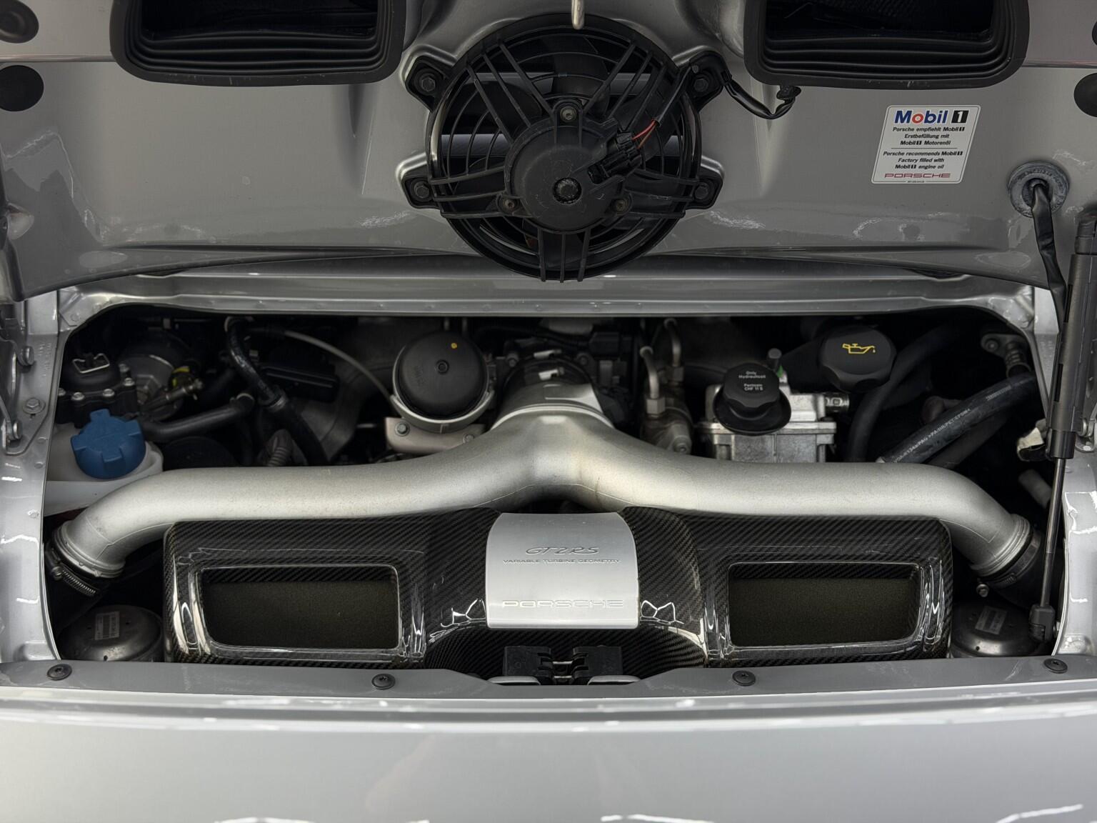 Porsche 911 view 83