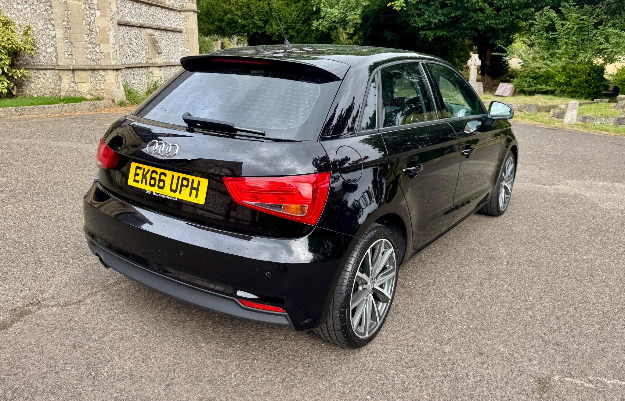 Audi A1 view 24