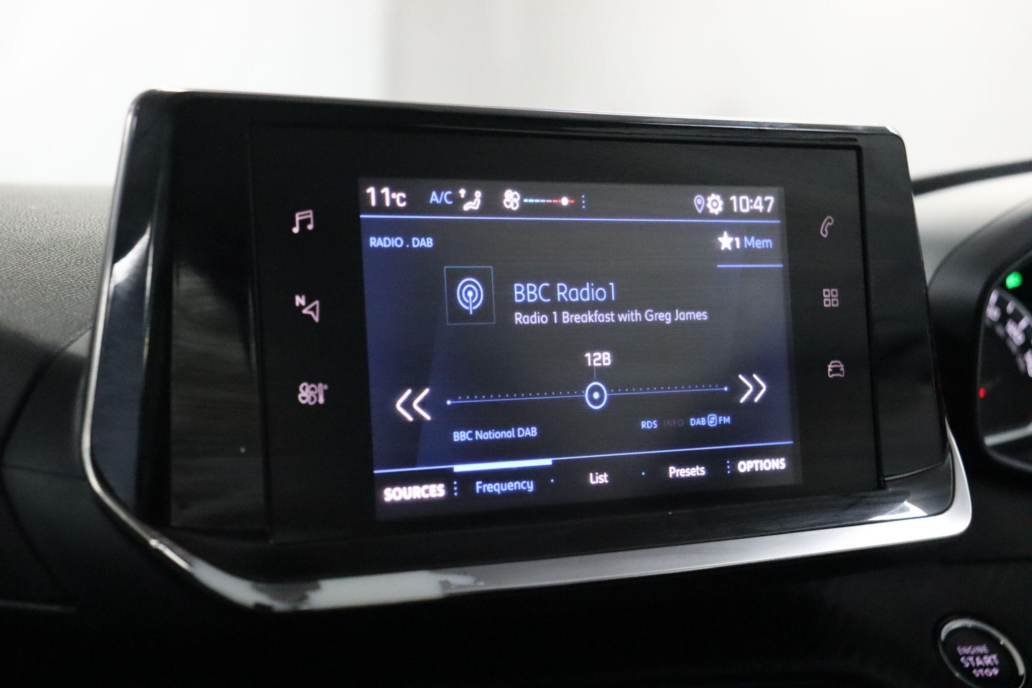 Peugeot 208 view 46