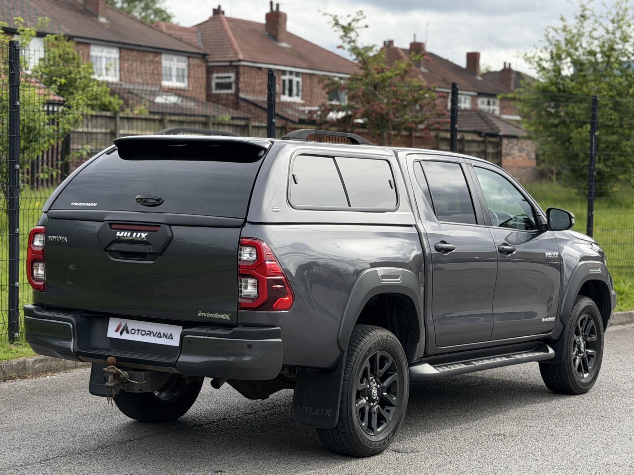 Toyota Hilux view 11