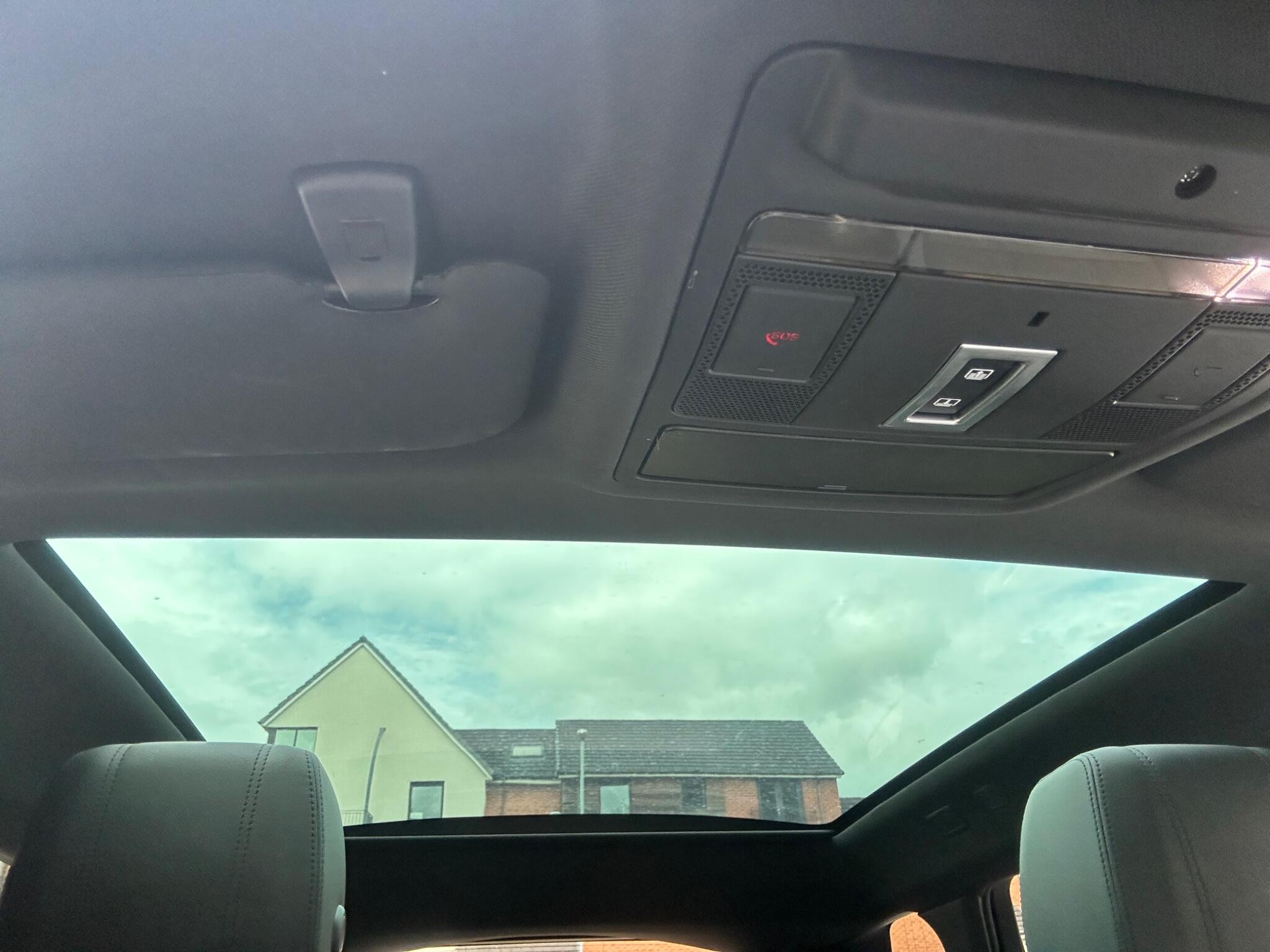 Land Rover Range Rover Evoque view 28
