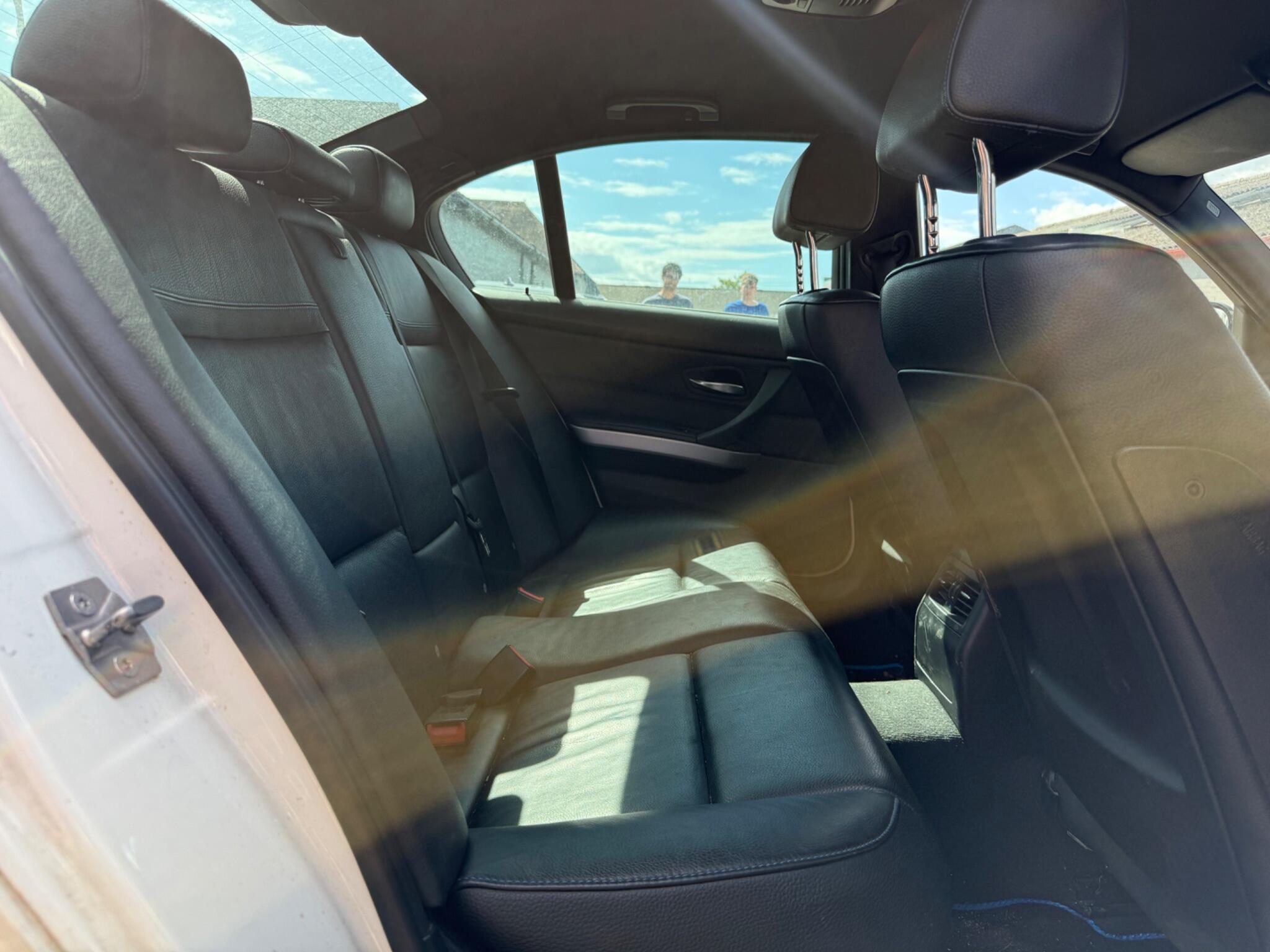BMW 3 Series view 4