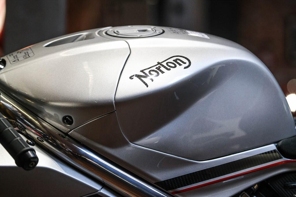 Norton V4 SV view 20