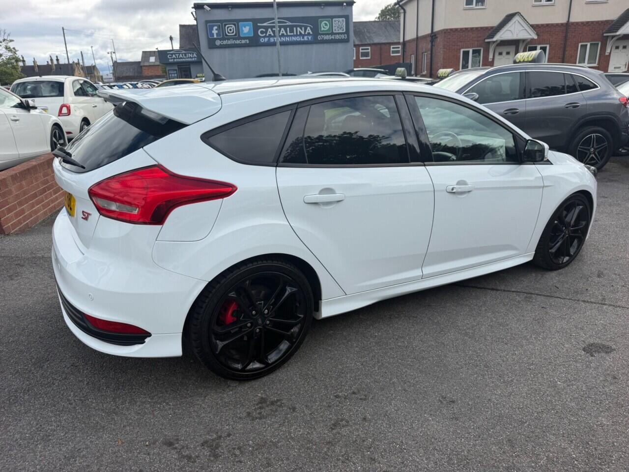 Ford Focus view 8
