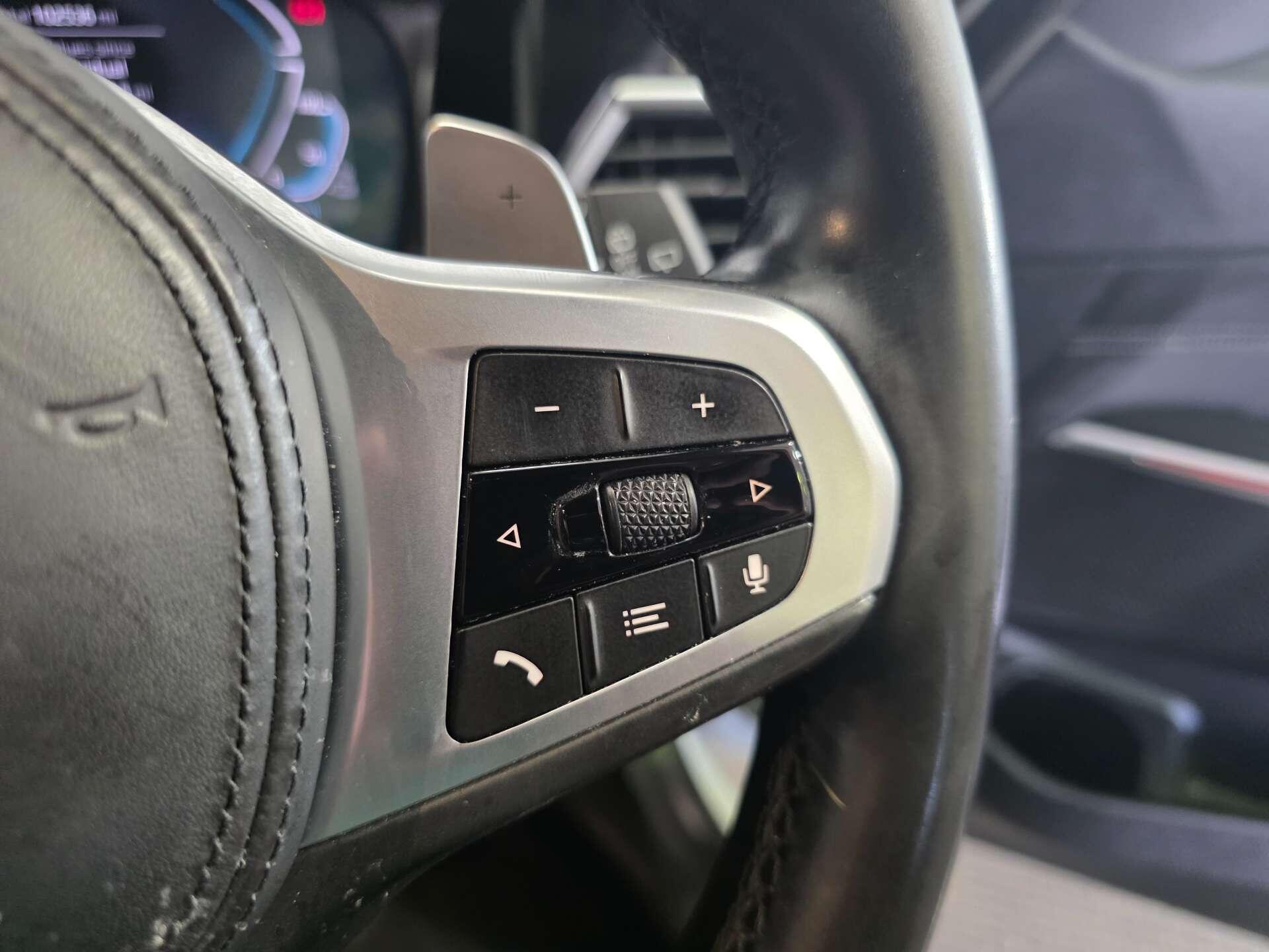 BMW 3 Series view 22