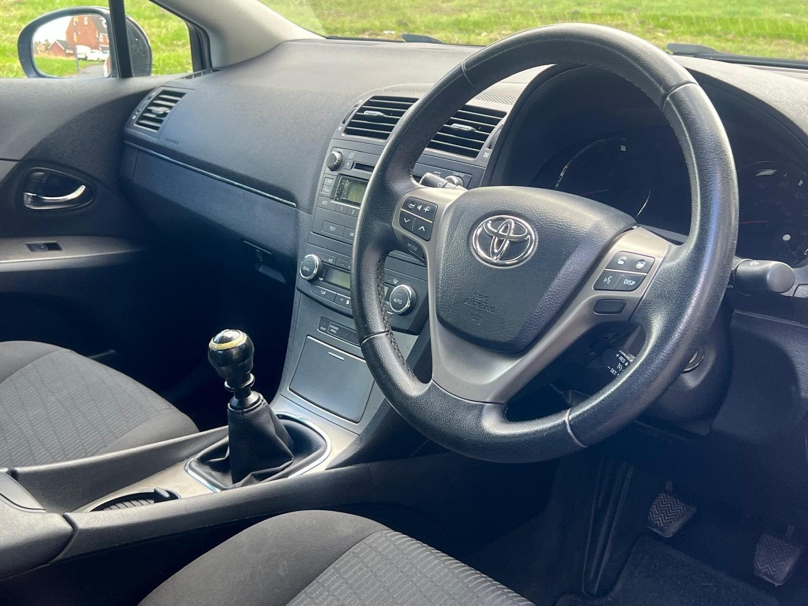 Toyota Avensis view 24