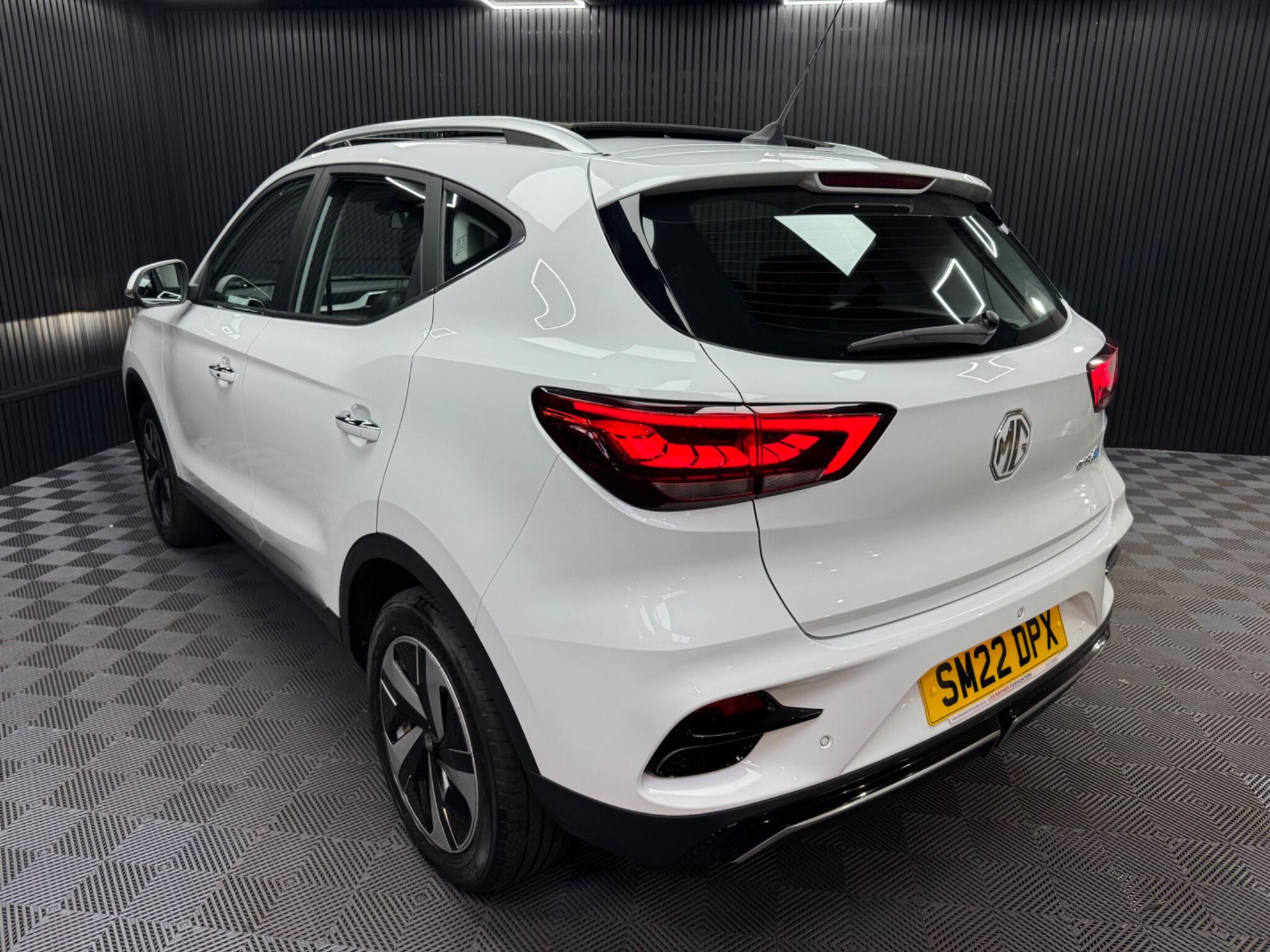 MG ZS view 30