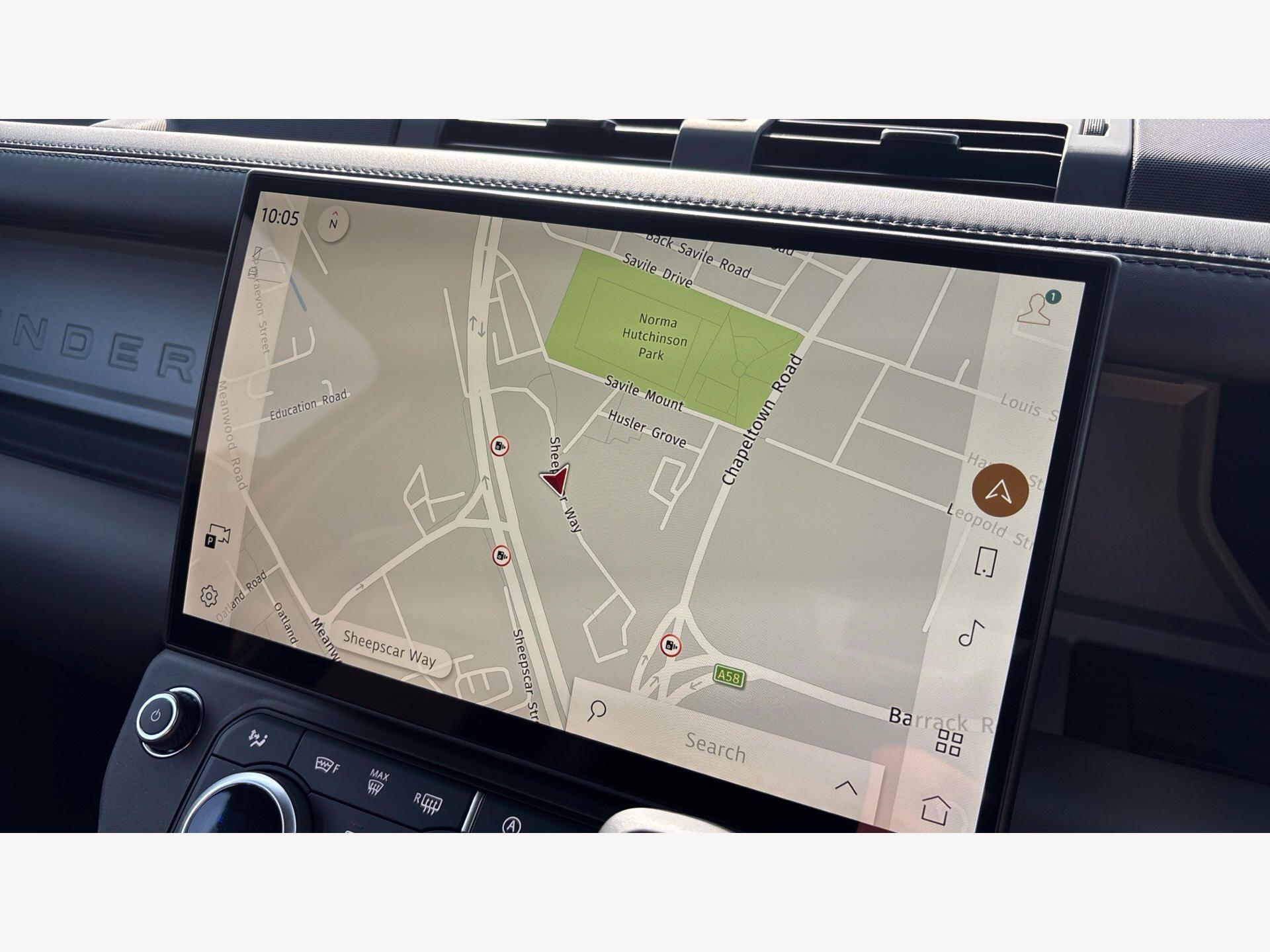 Land Rover Defender view 13