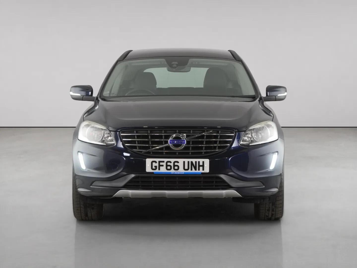Volvo XC60 view 2