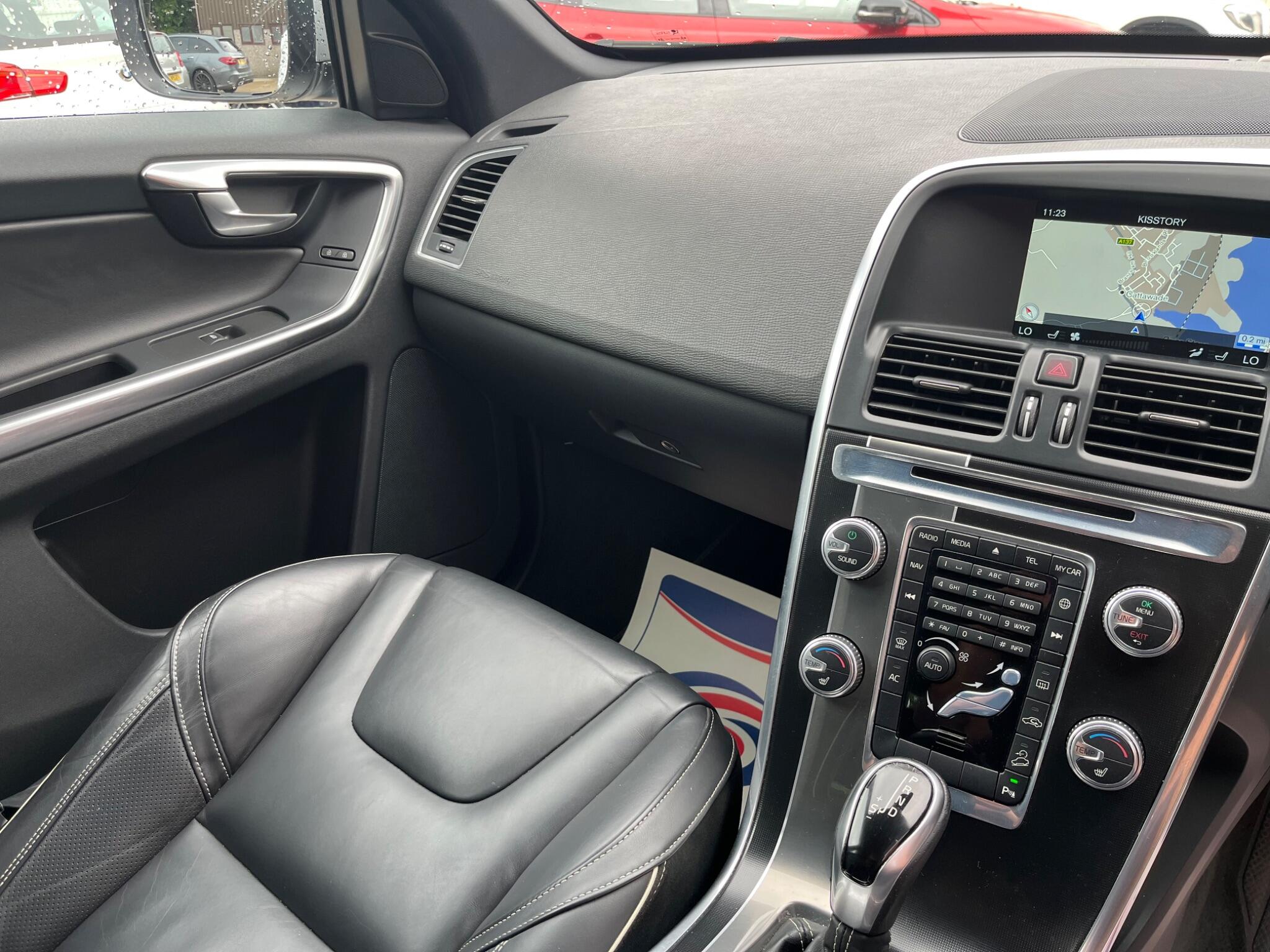 Volvo XC60 view 40