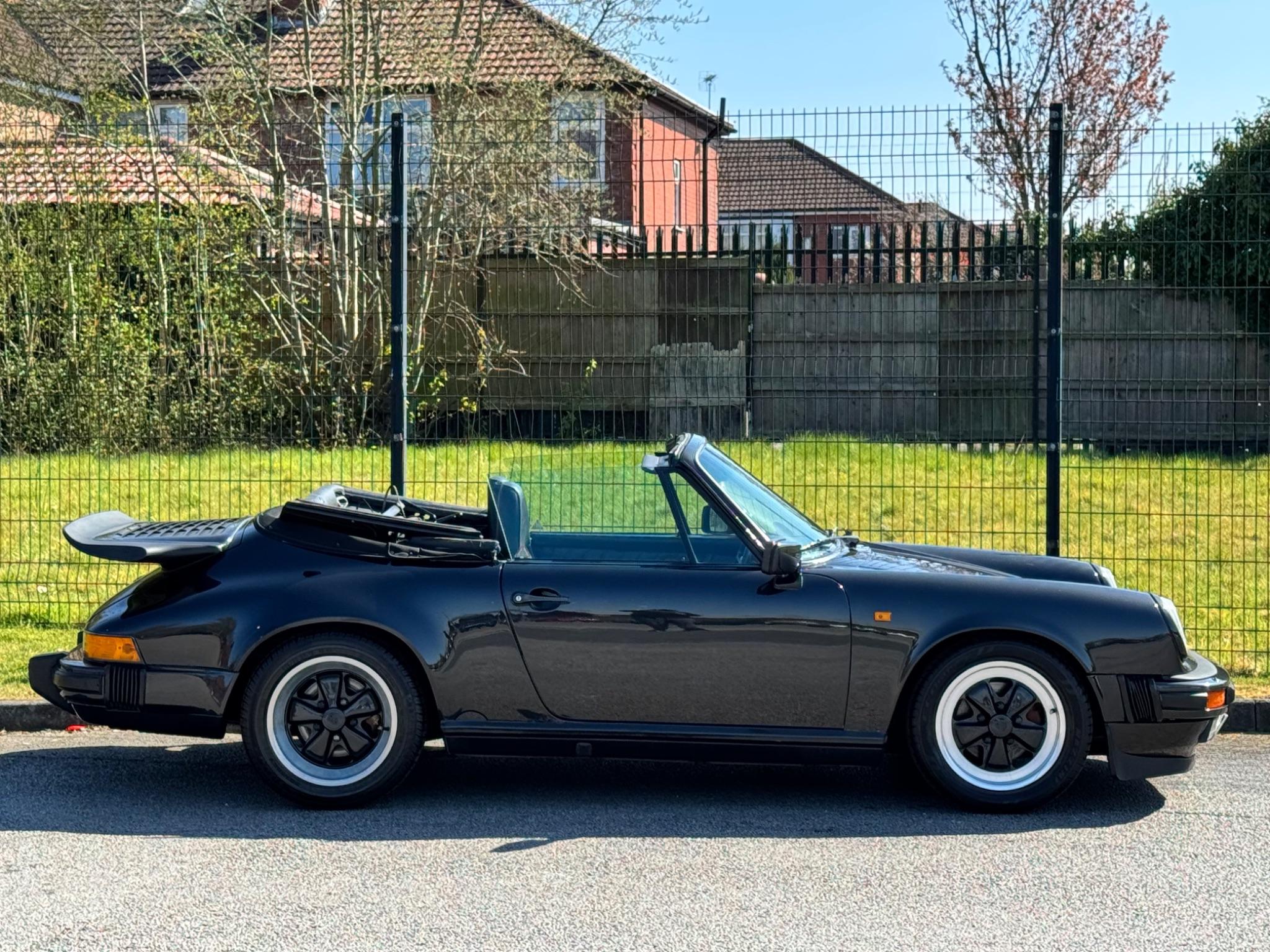 Porsche 911 view 18