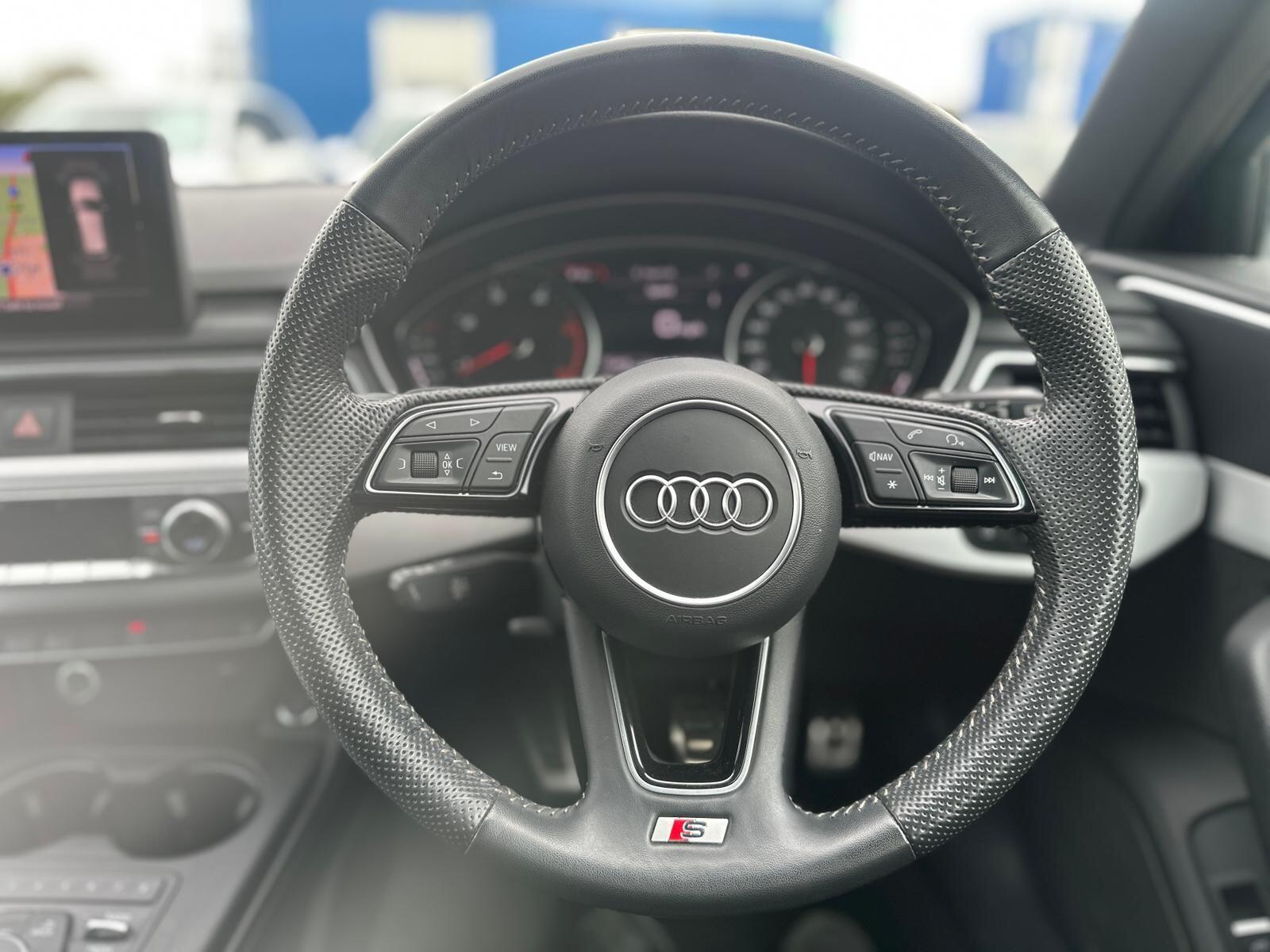 Audi A4 Avant view 12
