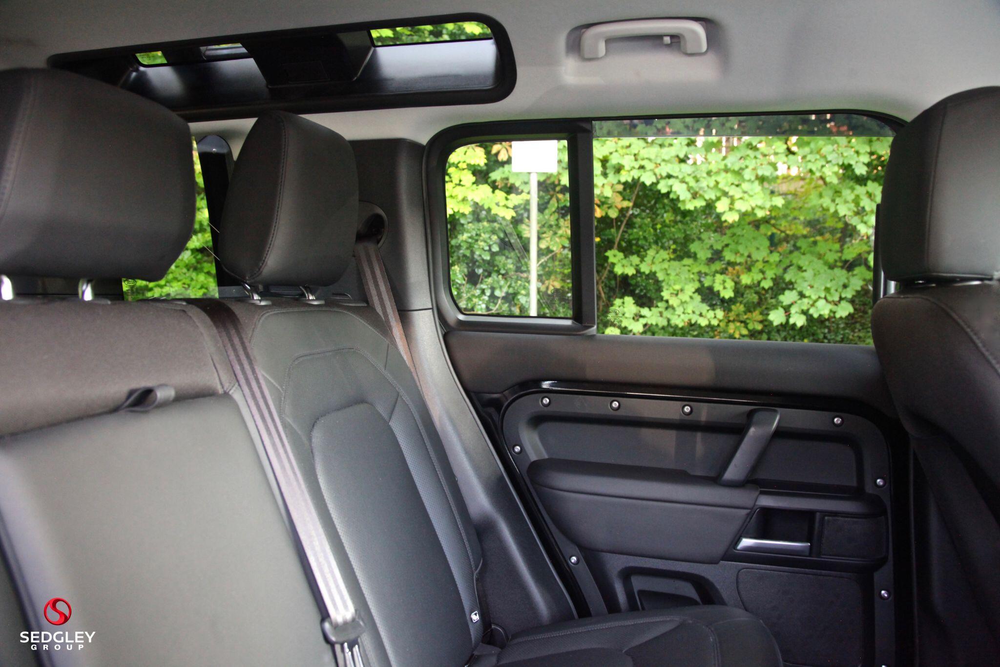Land Rover Defender view 24