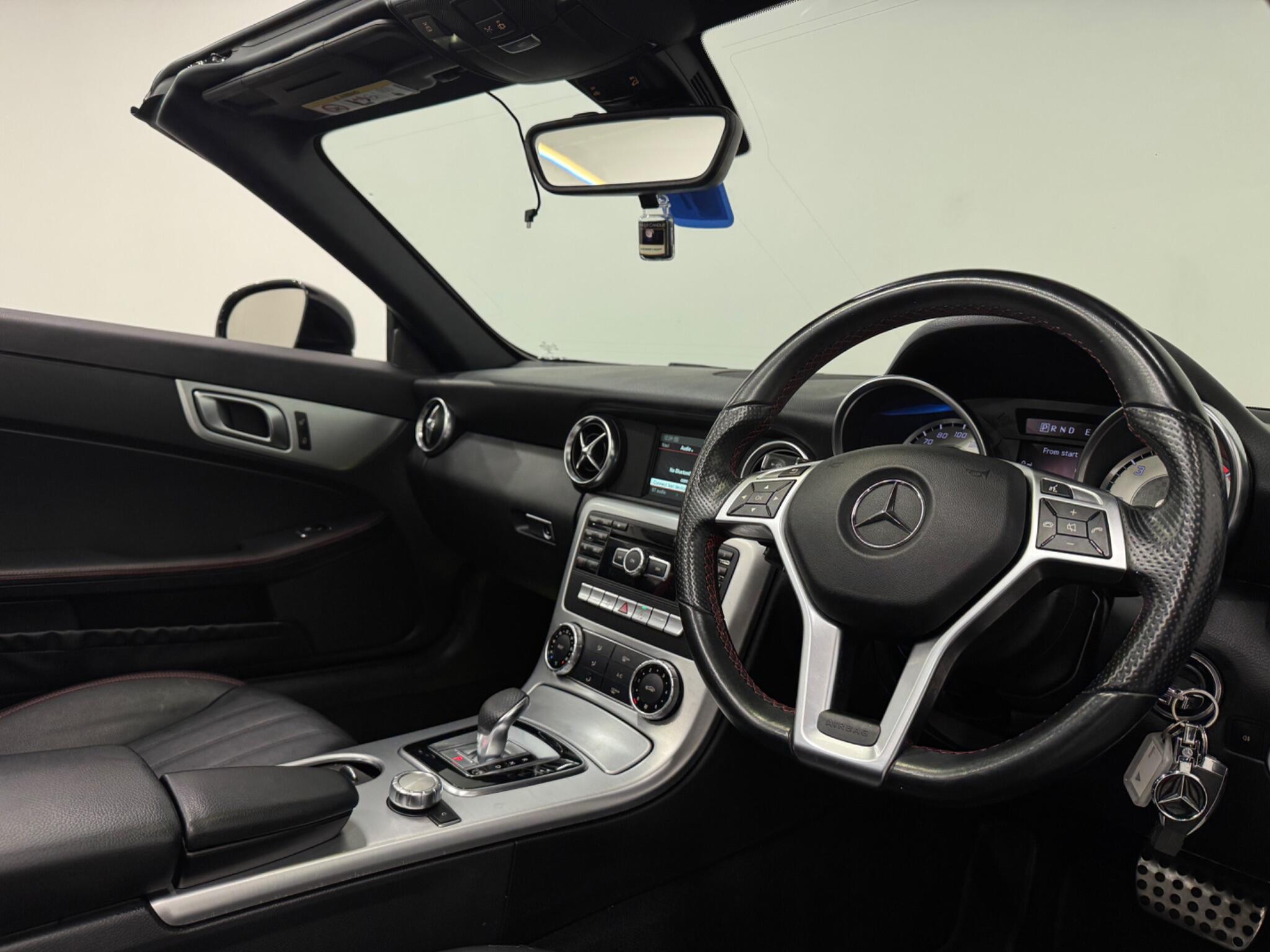 Mercedes-Benz SLK view 13