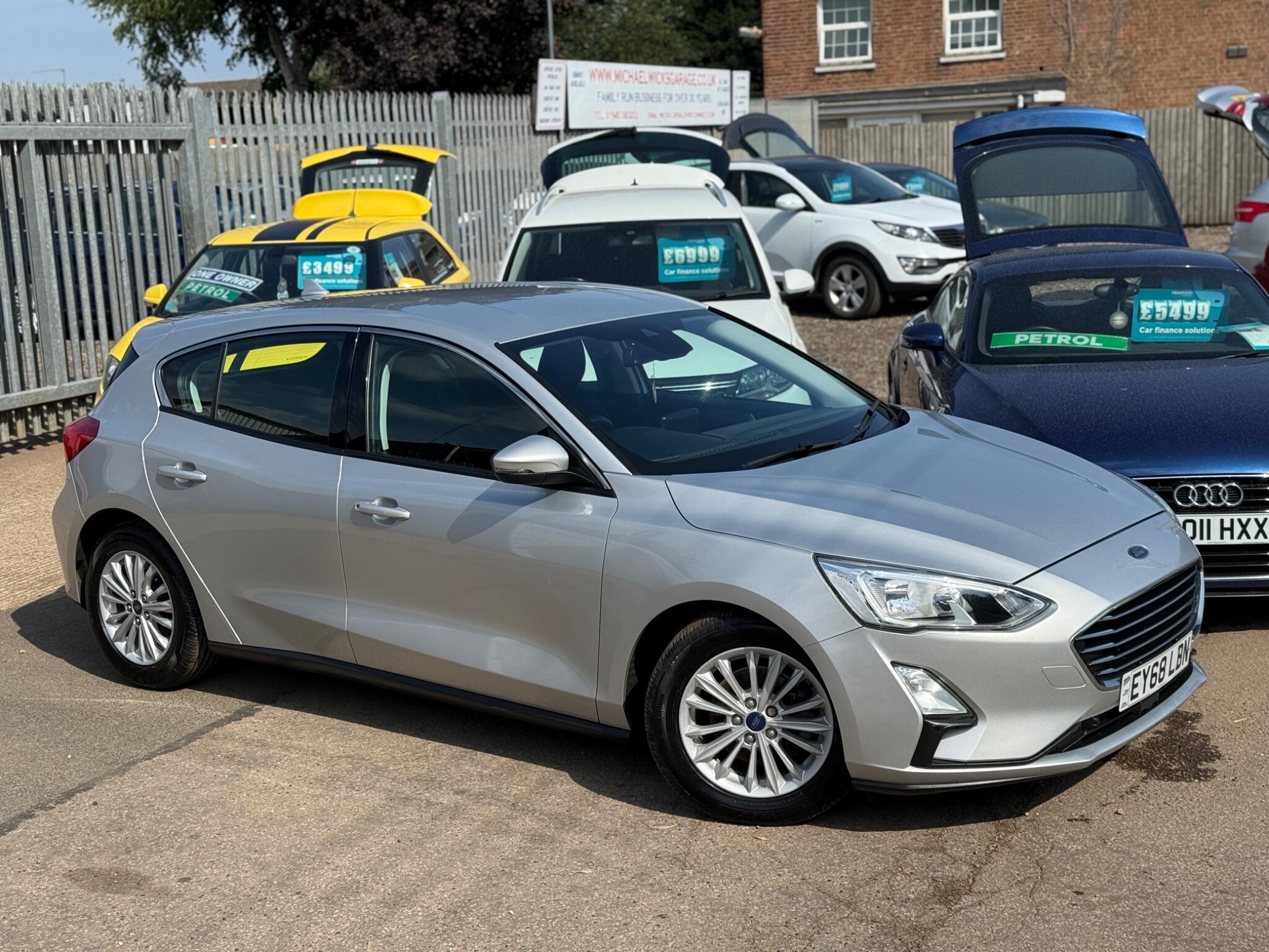 2018 FORD FOCUS 2018 68 REG 1 FORMAL KEEPER 4 STAMPS SRVCE FINANCE AVAILABLE 1,498CC... photo
