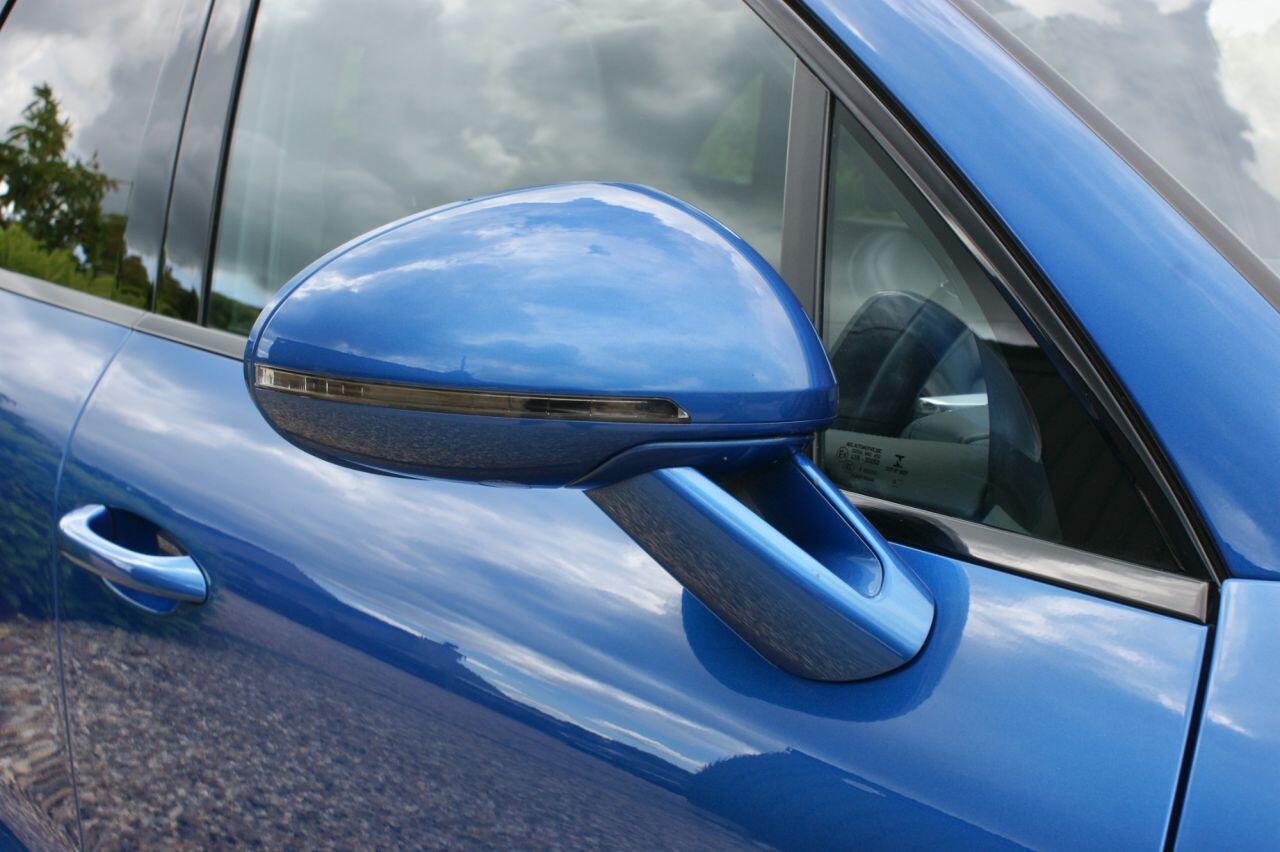 Porsche Macan view 11
