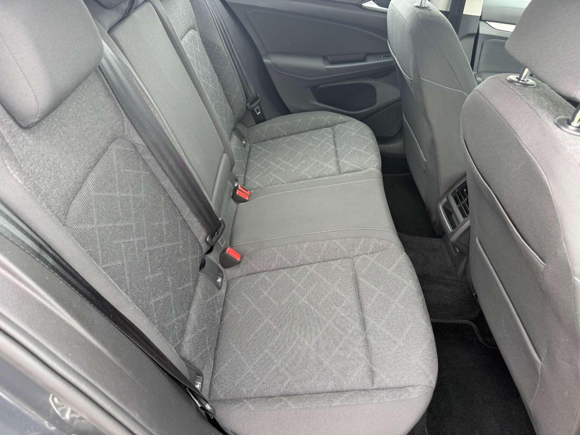 Volkswagen Golf view 17