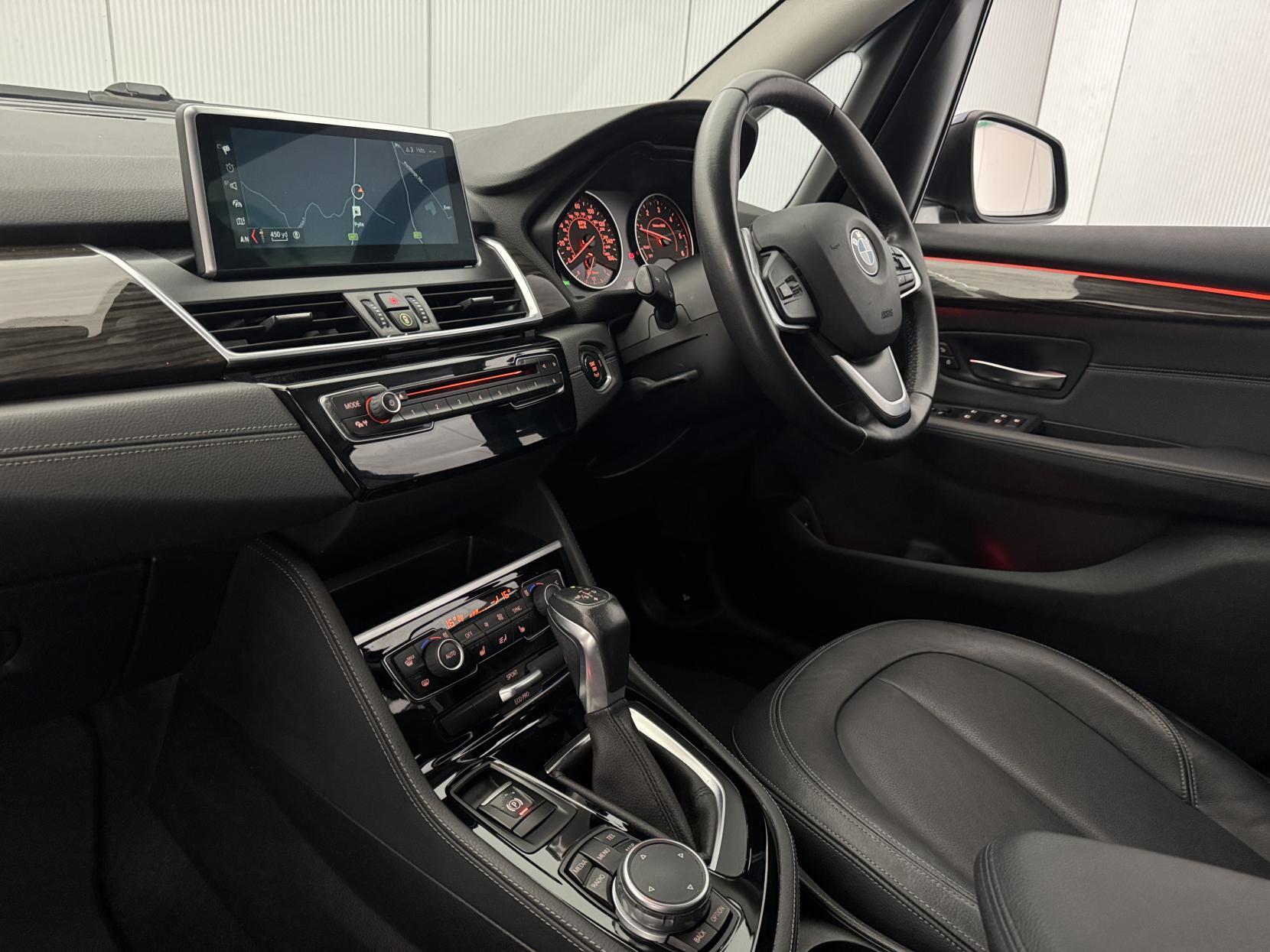 BMW 2 Series Active Tourer view 60